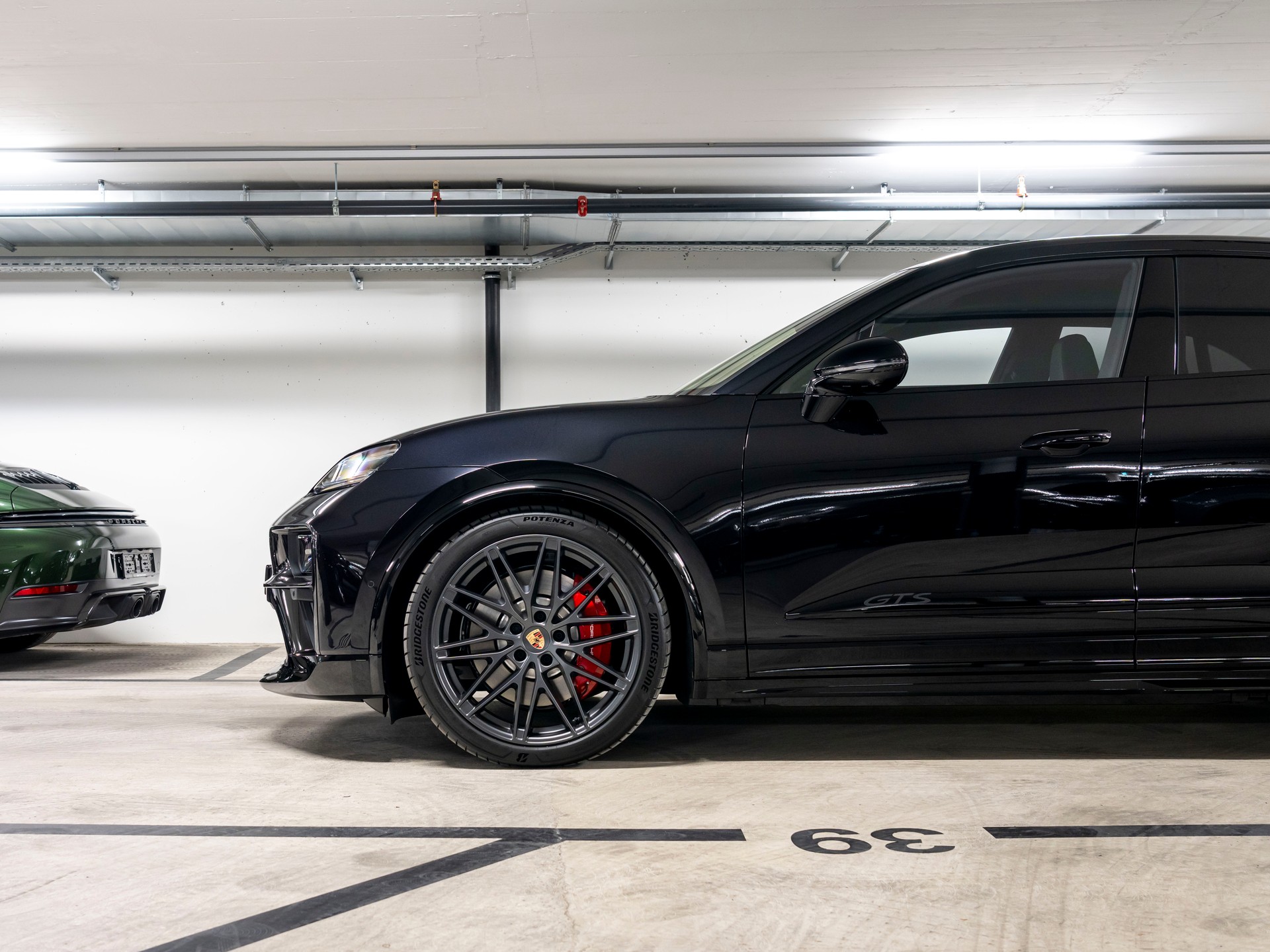 PORSCHE Macan 4 GTS 100kWh-image-6