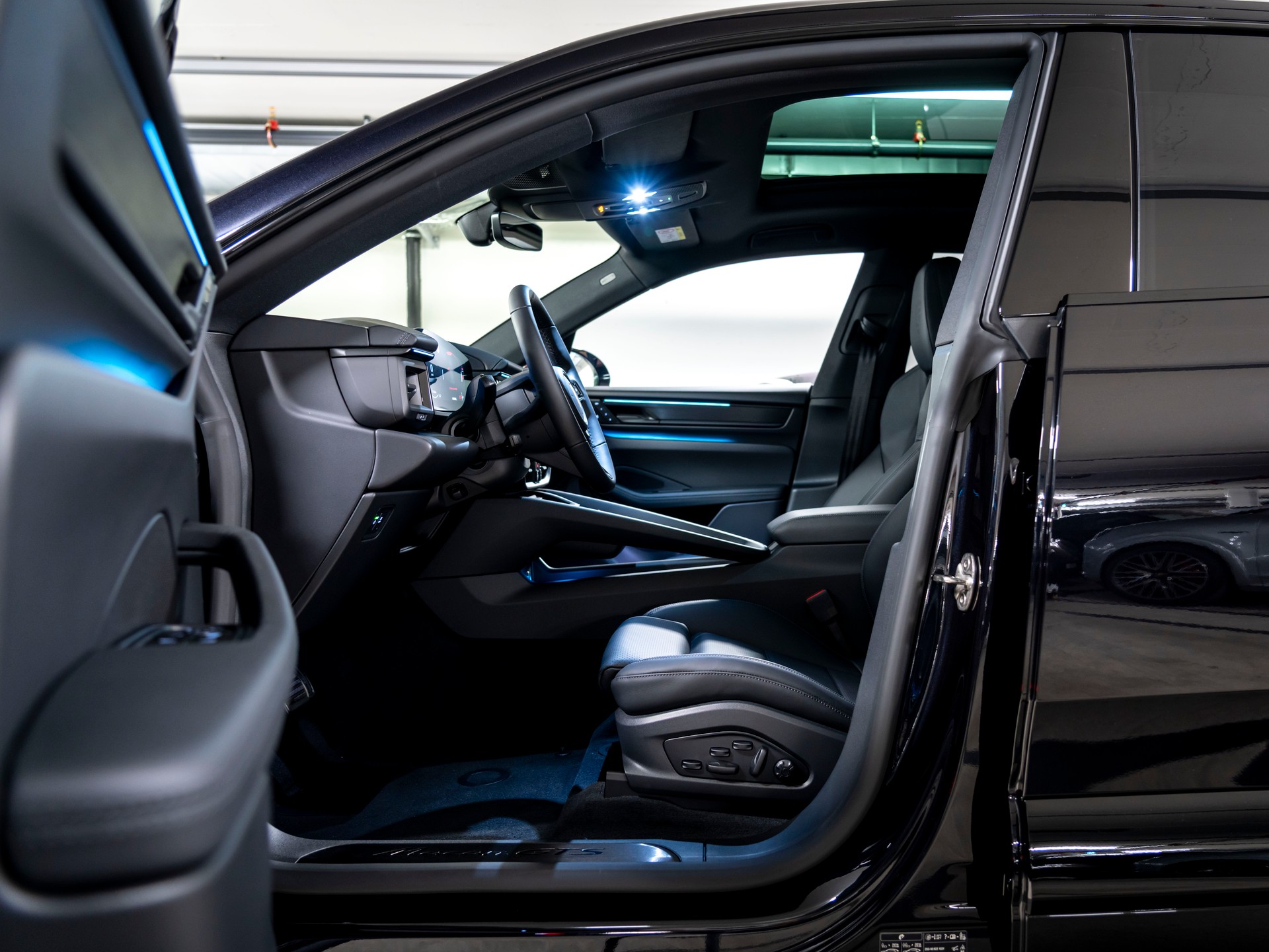 PORSCHE Macan 4 GTS 100kWh-image-9