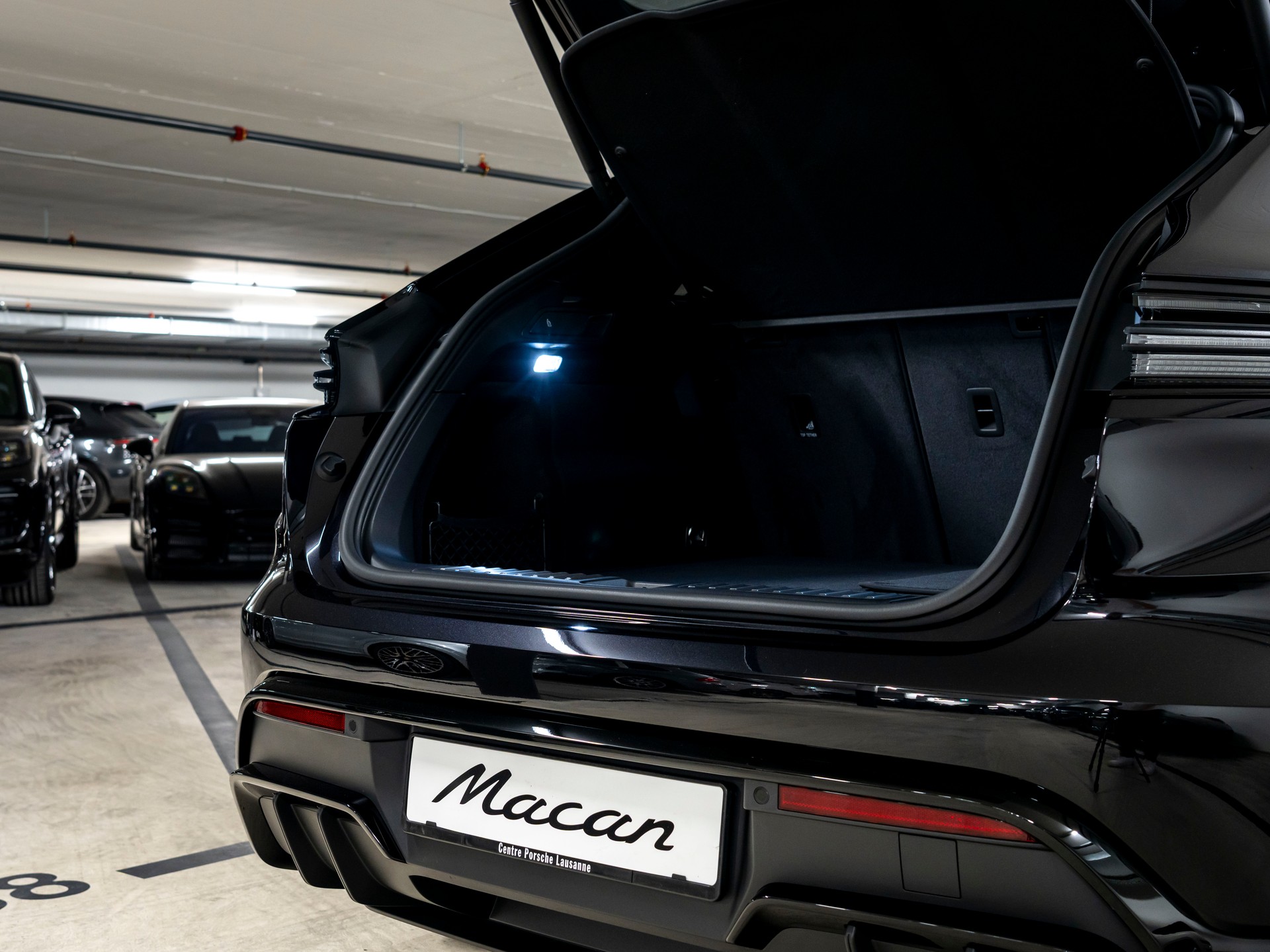 PORSCHE Macan 4 GTS 100kWh-image-26