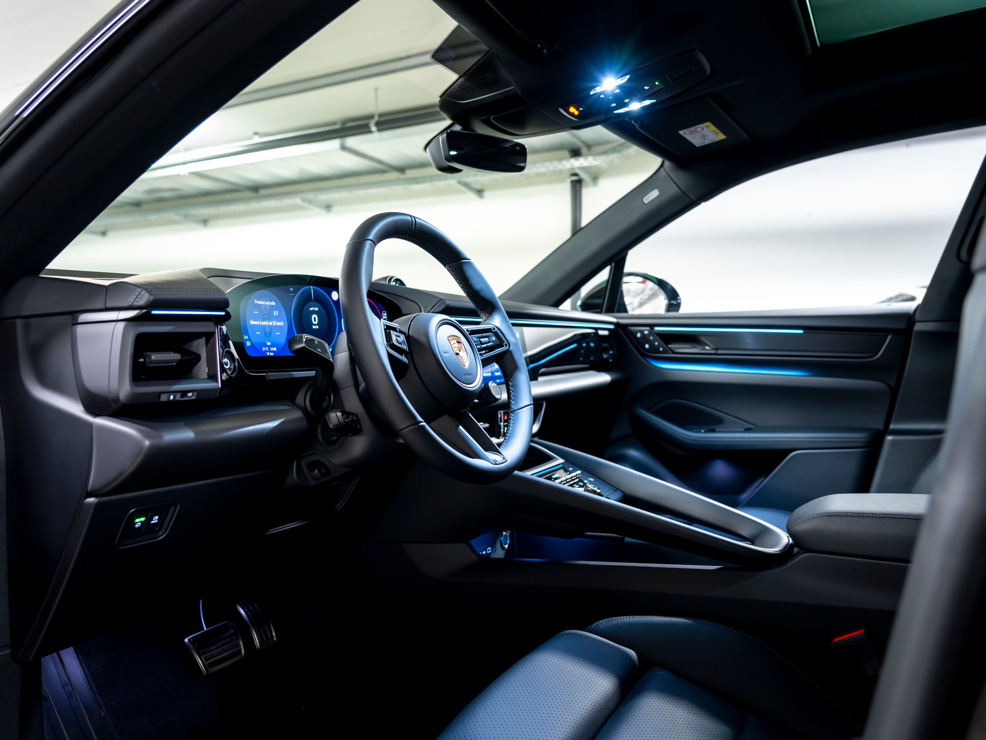 PORSCHE Macan 4 GTS 100kWh-image-11