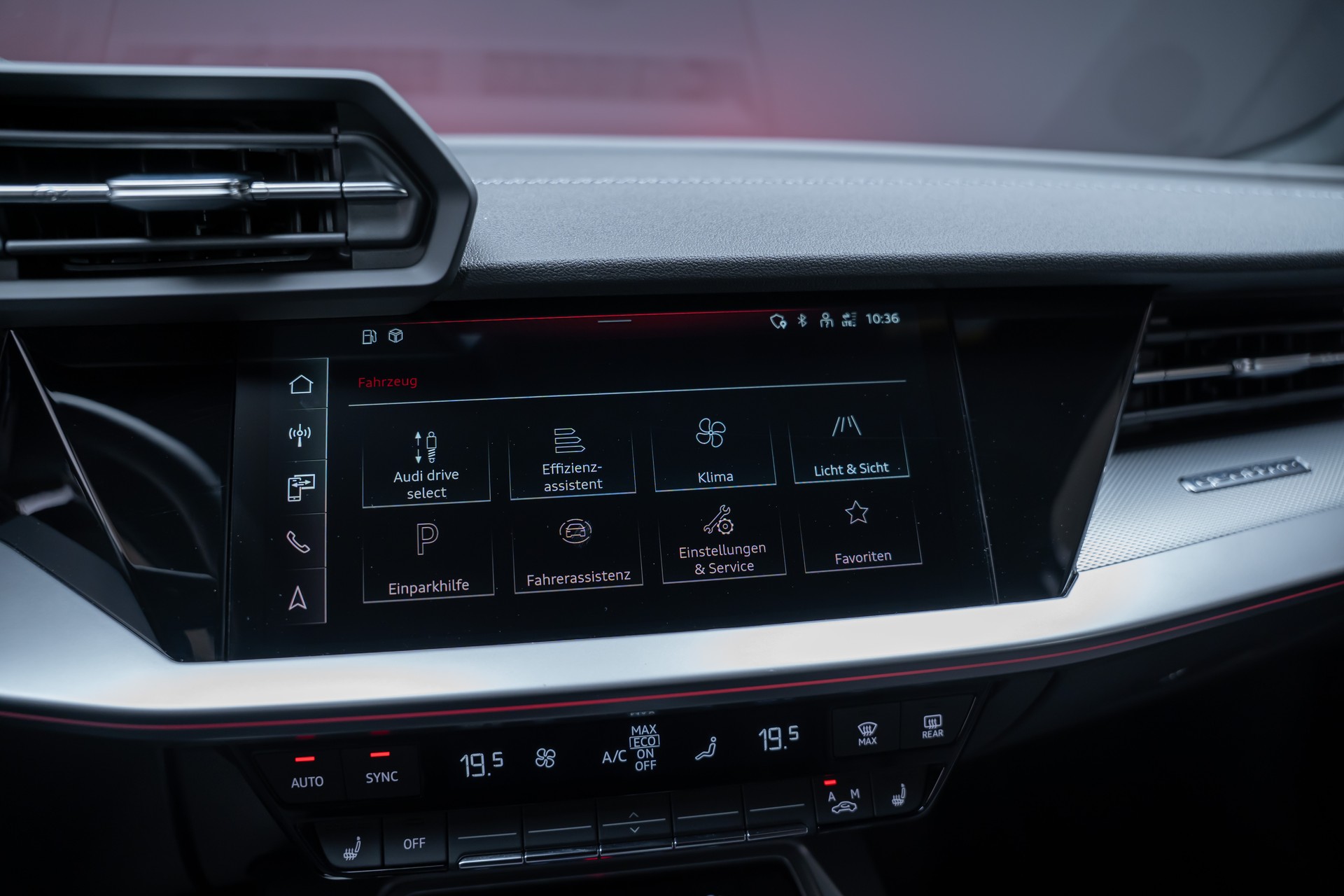 AUDI S3 Limousine 2.0 TFSI quattro S-Tronic / Rückfahrkamera / Ambientebeleuchtung / Tempomat-image-31