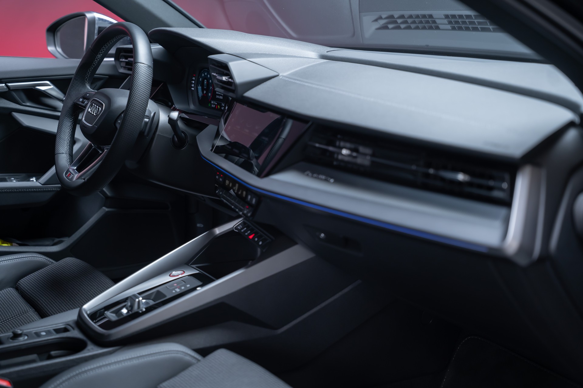 AUDI S3 Limousine 2.0 TFSI quattro S-Tronic / Rückfahrkamera / Ambientebeleuchtung / Tempomat-image-20