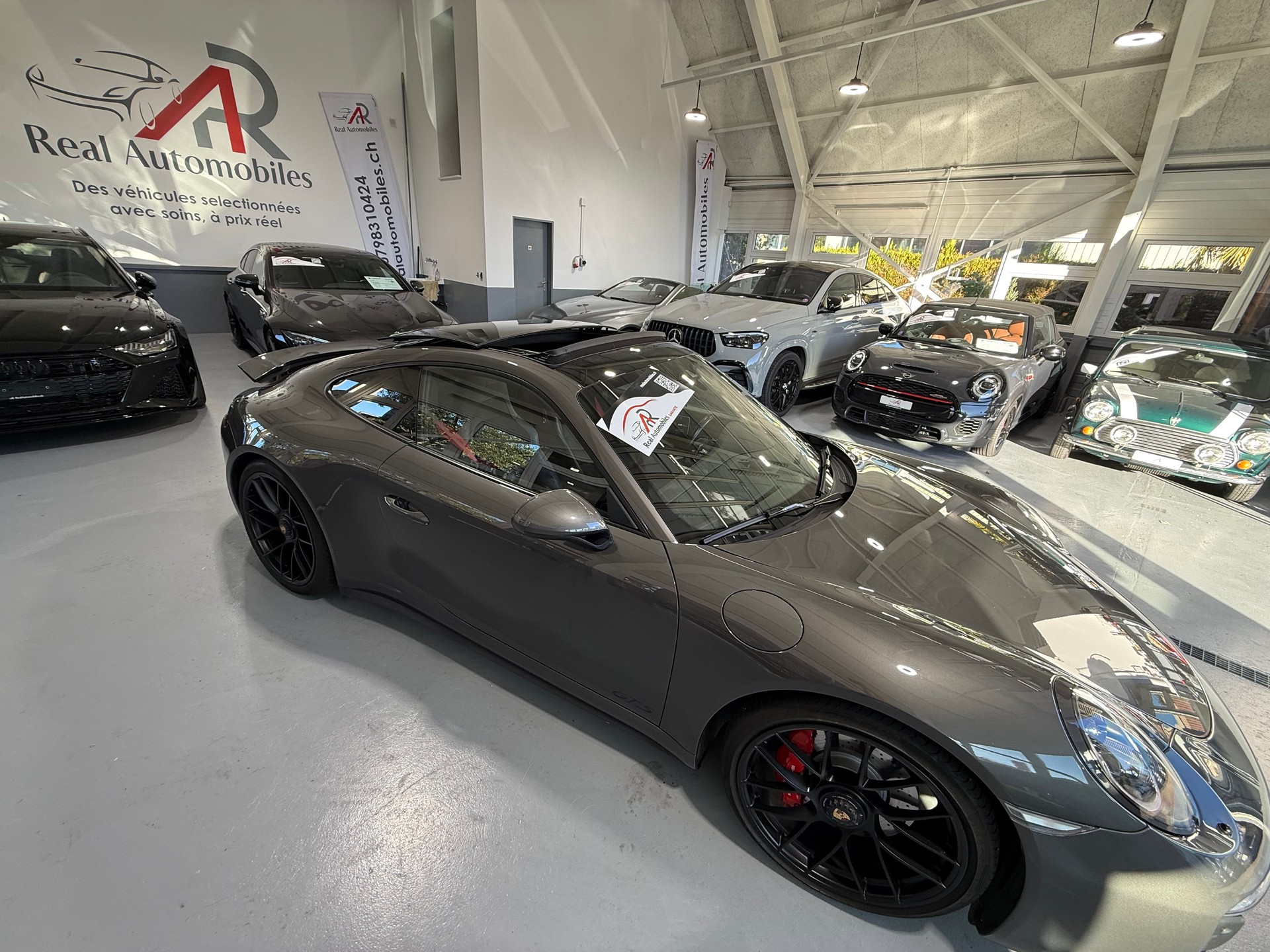 PORSCHE 911 Carrera 4 GTS PDK 991.2.-image-8