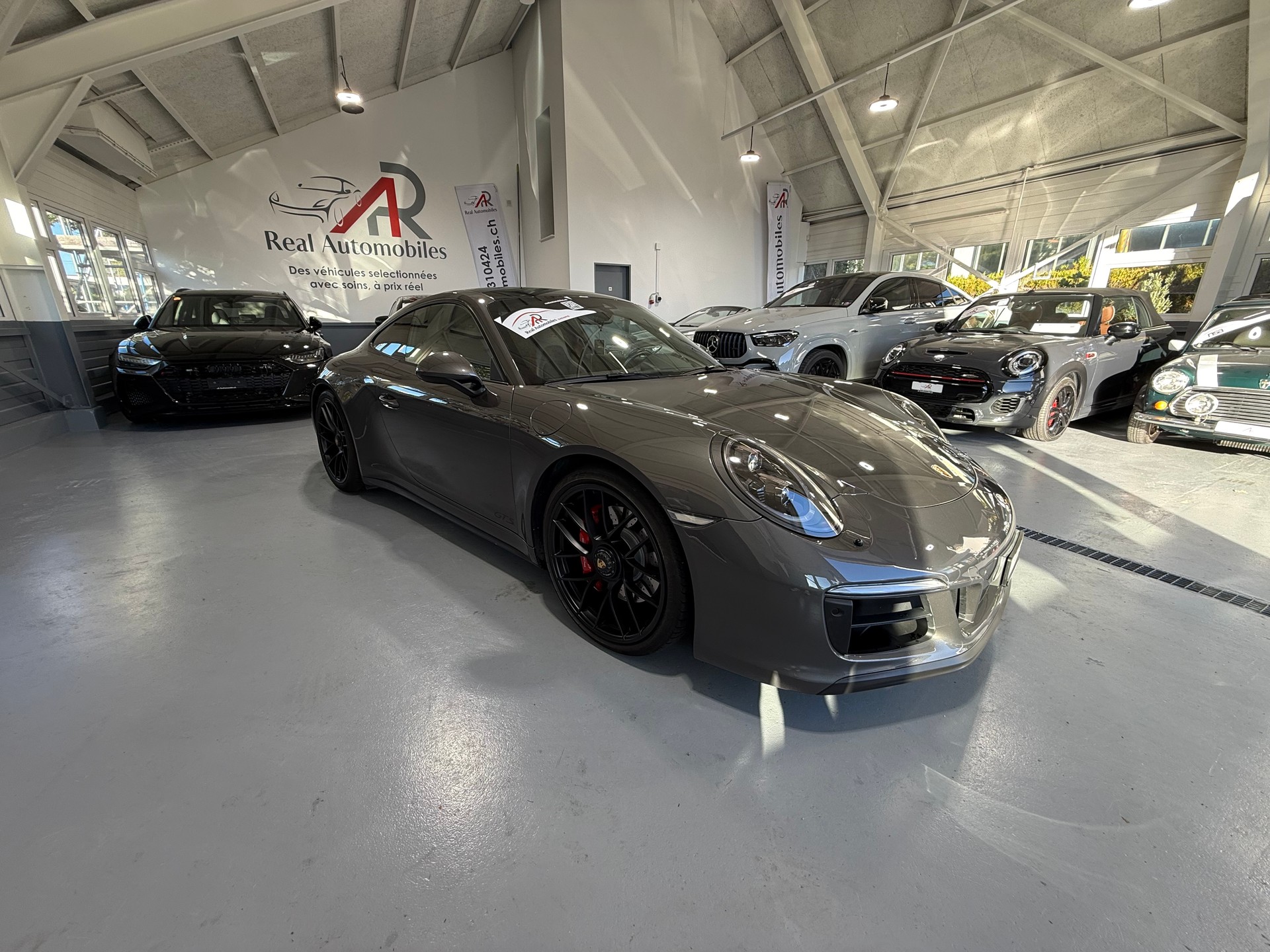 PORSCHE 911 Carrera 4 GTS PDK 991.2.-image-2