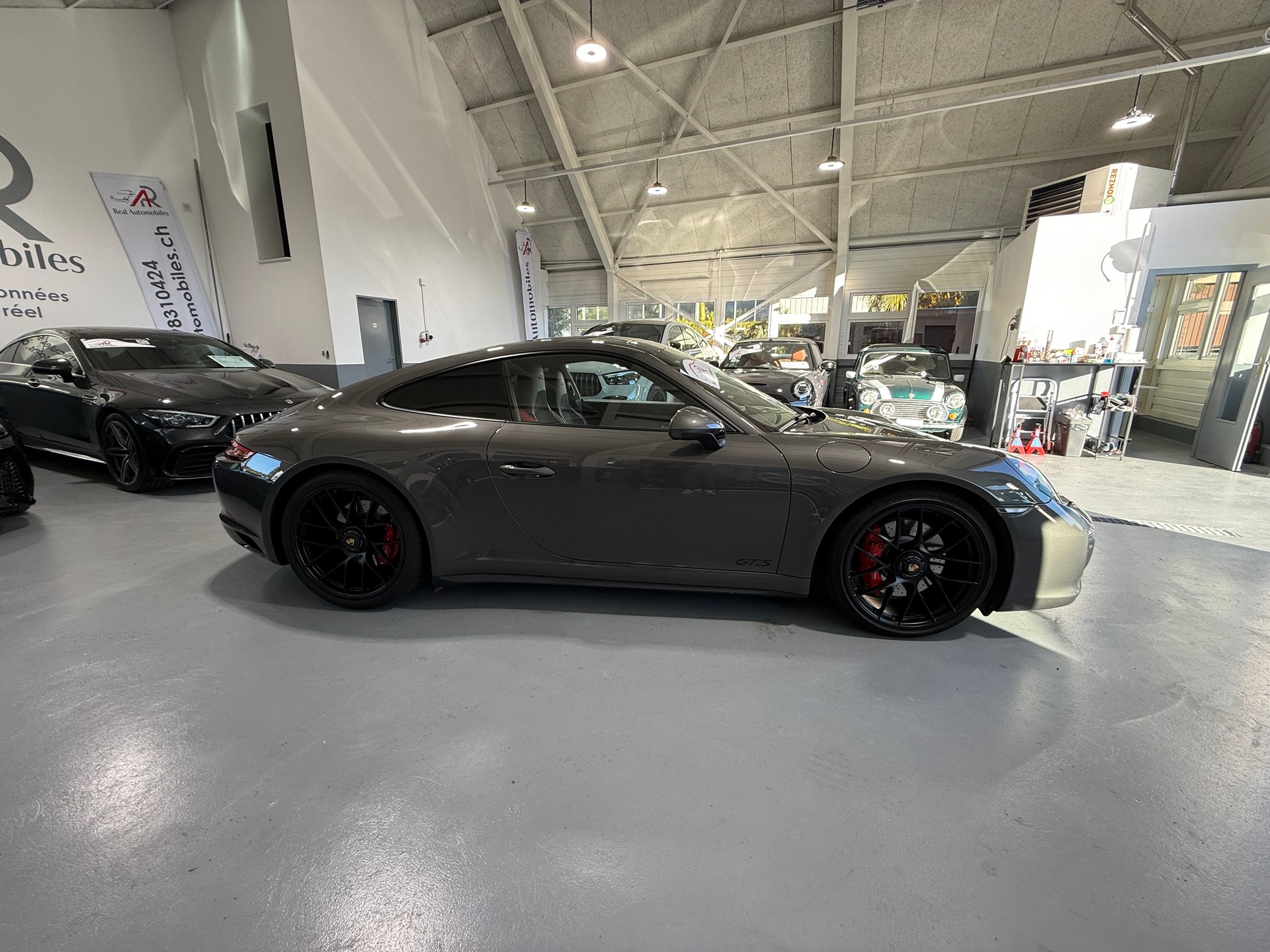 PORSCHE 911 Carrera 4 GTS PDK 991.2.-image-3