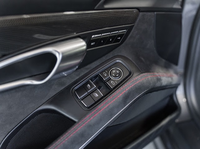 PORSCHE 911 Carrera 4 GTS PDK 991.2.-image-20