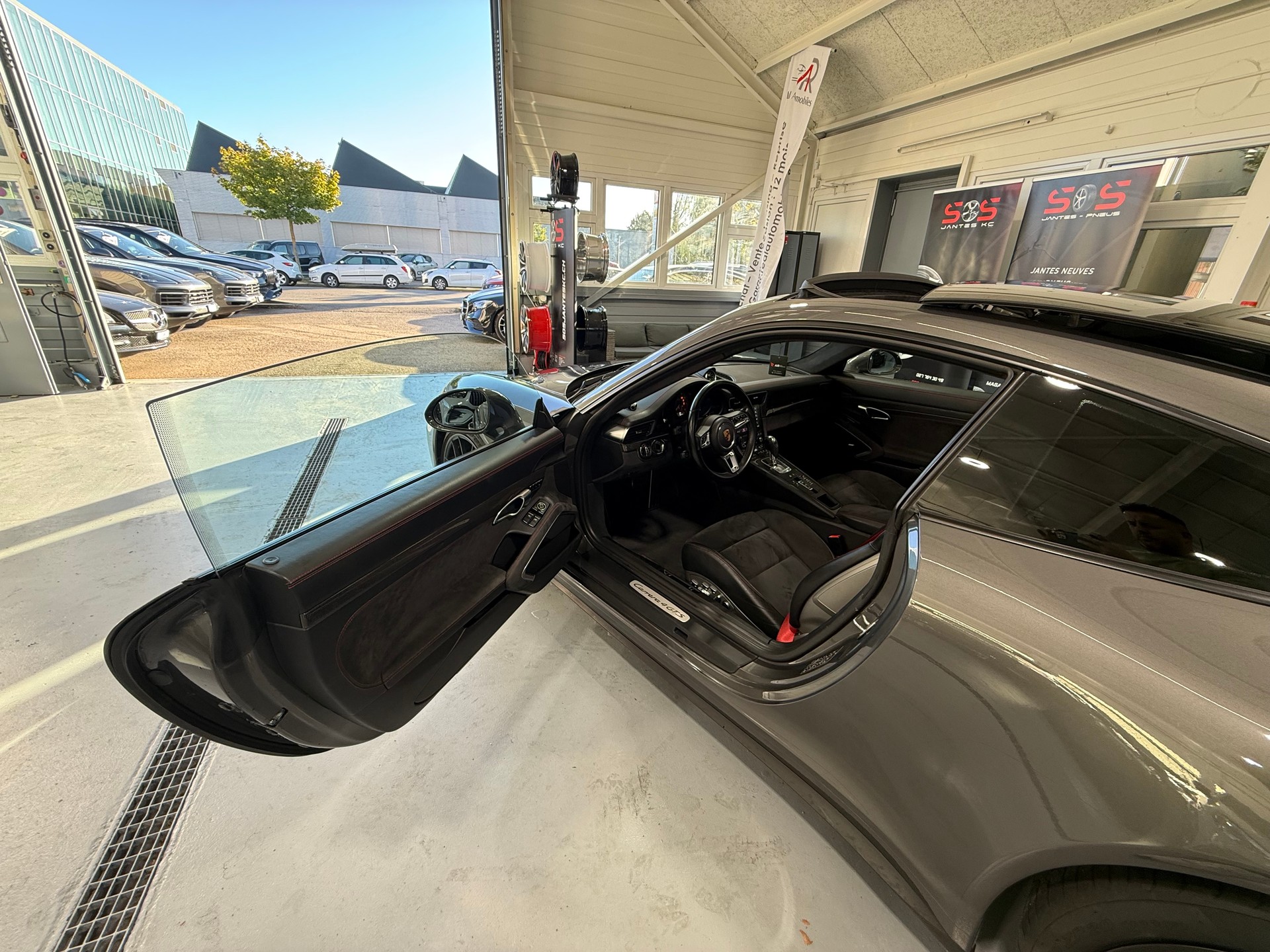 PORSCHE 911 Carrera 4 GTS PDK 991.2.-image-19