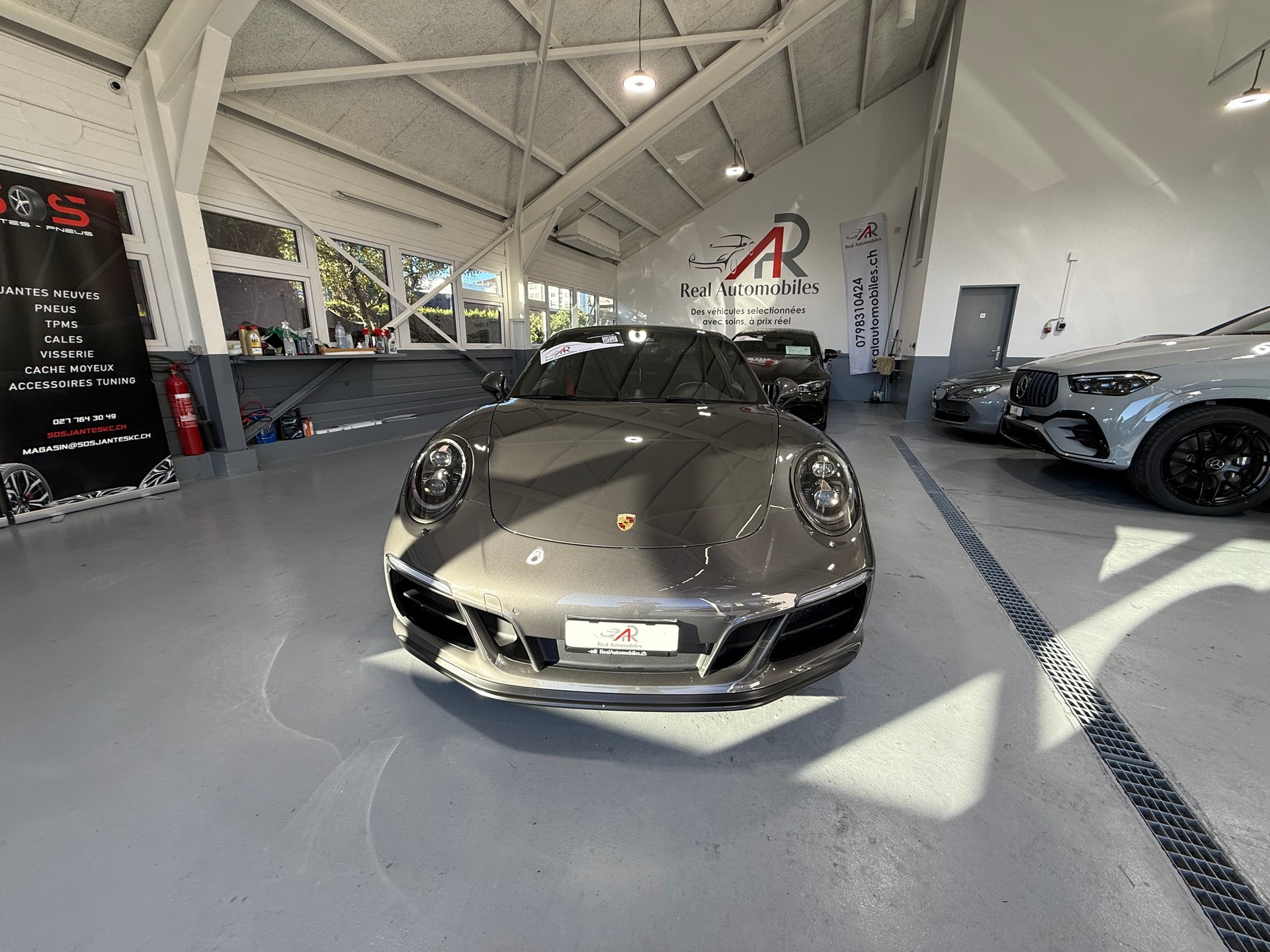 PORSCHE 911 Carrera 4 GTS PDK 991.2.-image-1