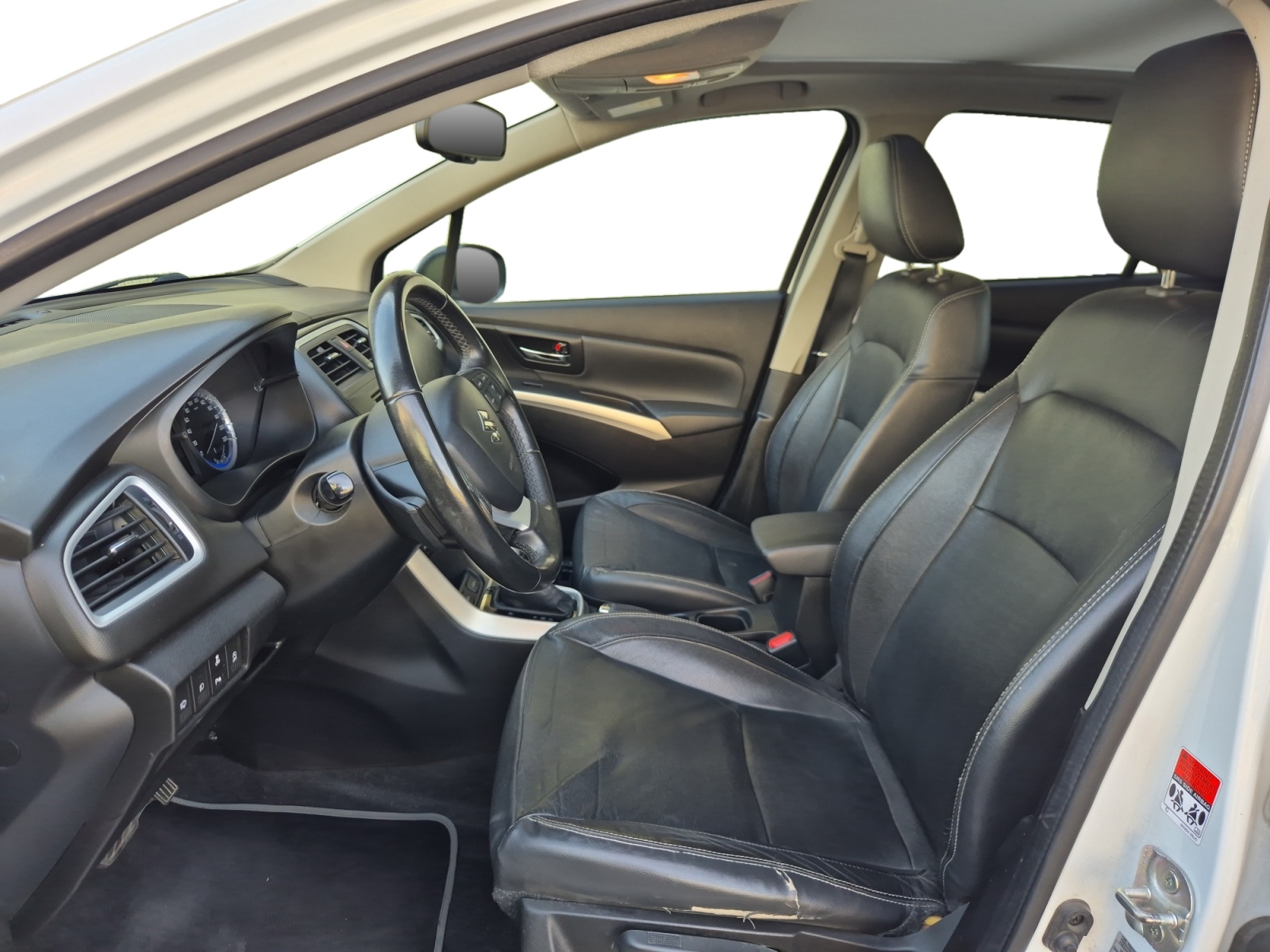 SUZUKI SX4 S-Cross 1.6 TD PizSulai 4WD TCSS-image-5
