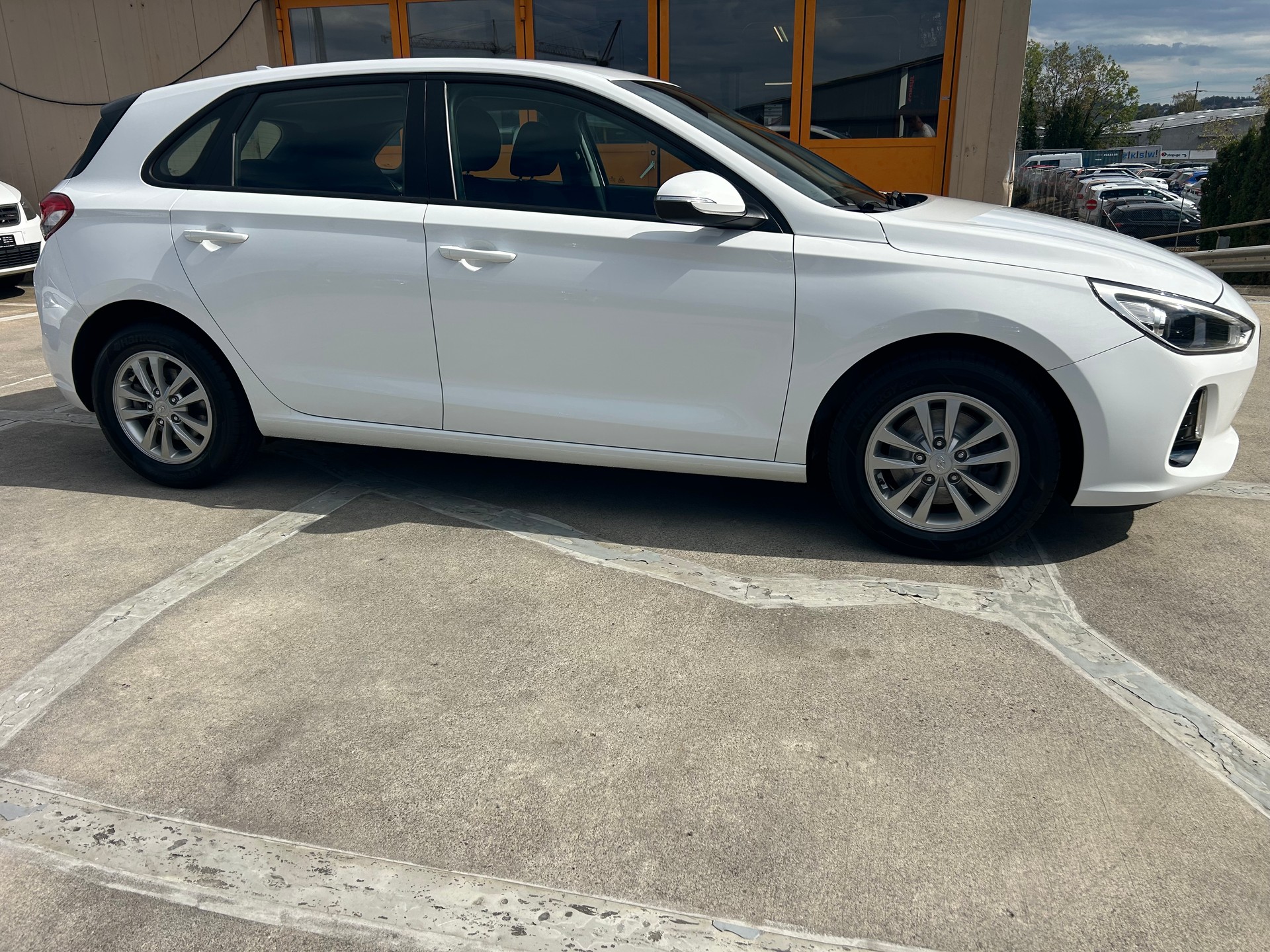 HYUNDAI i30 1.4 T-GDI Origo DCT-image-4