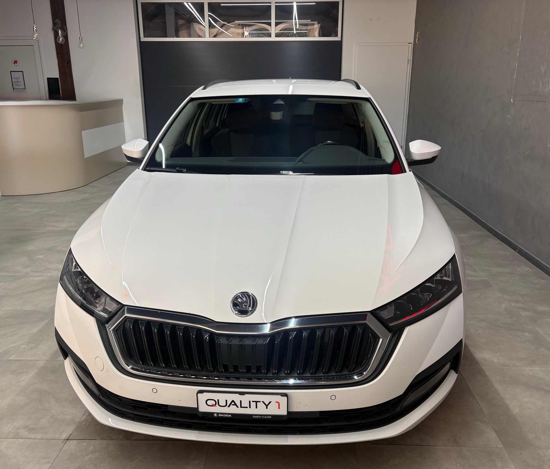 SKODA Octavia Combi 2.0 TDI Ambition-image-1