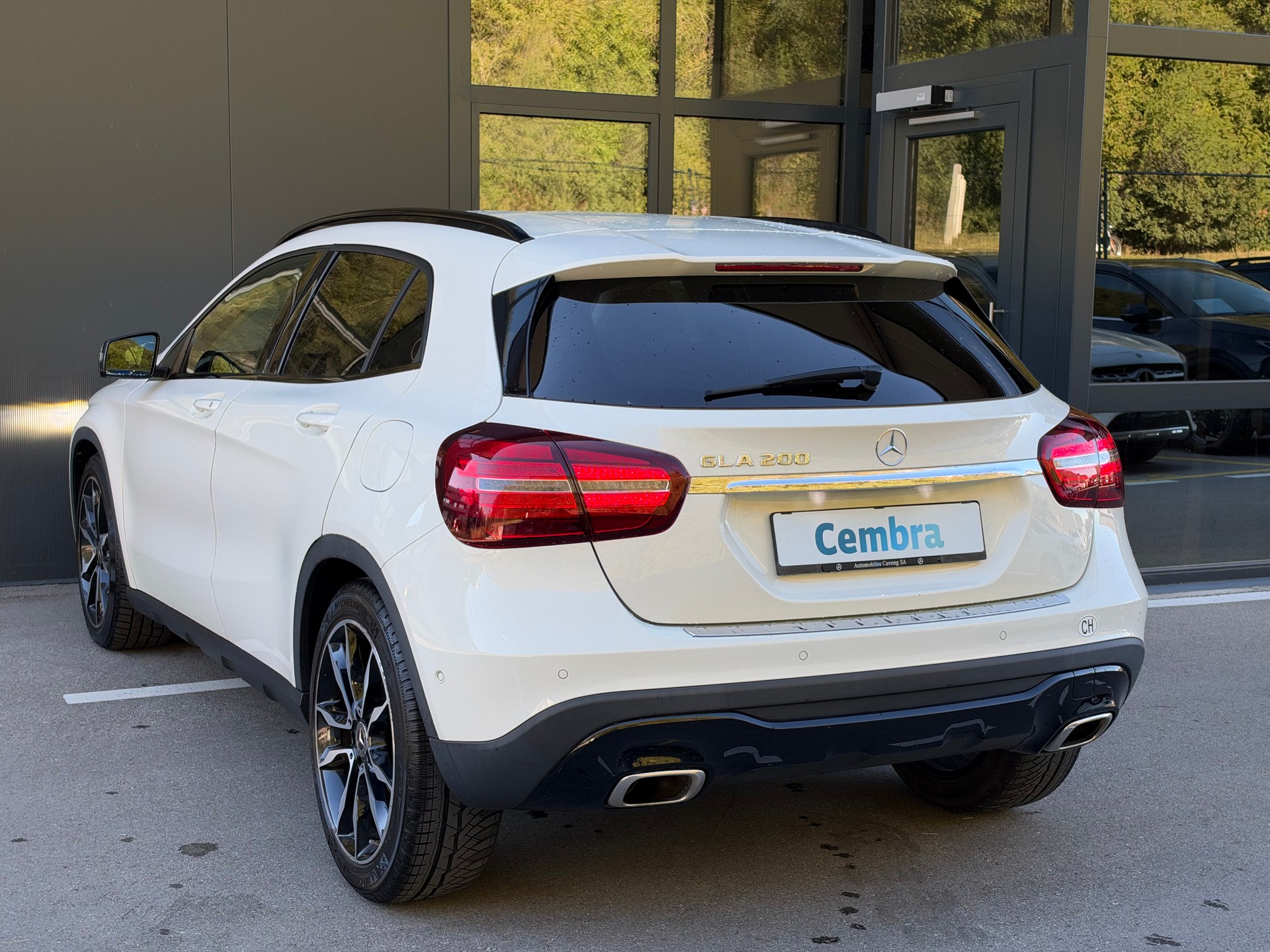 MERCEDES-BENZ GLA 200 Night Star 7G-DCT-image-3