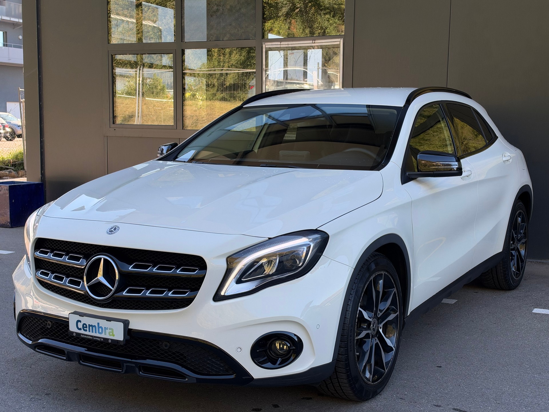 MERCEDES-BENZ GLA 200 Night Star 7G-DCT-image-1