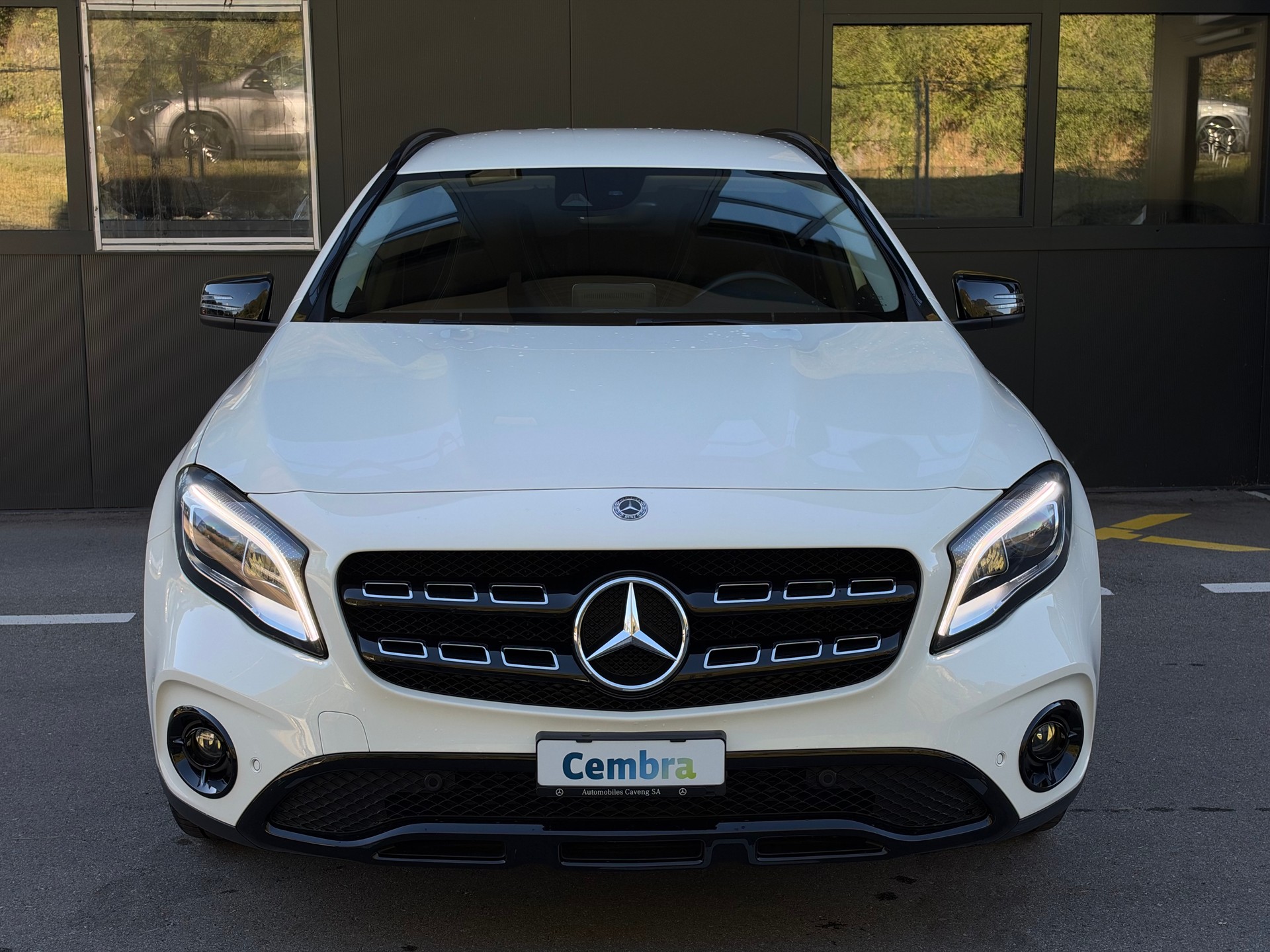 MERCEDES-BENZ GLA 200 Night Star 7G-DCT-image-2