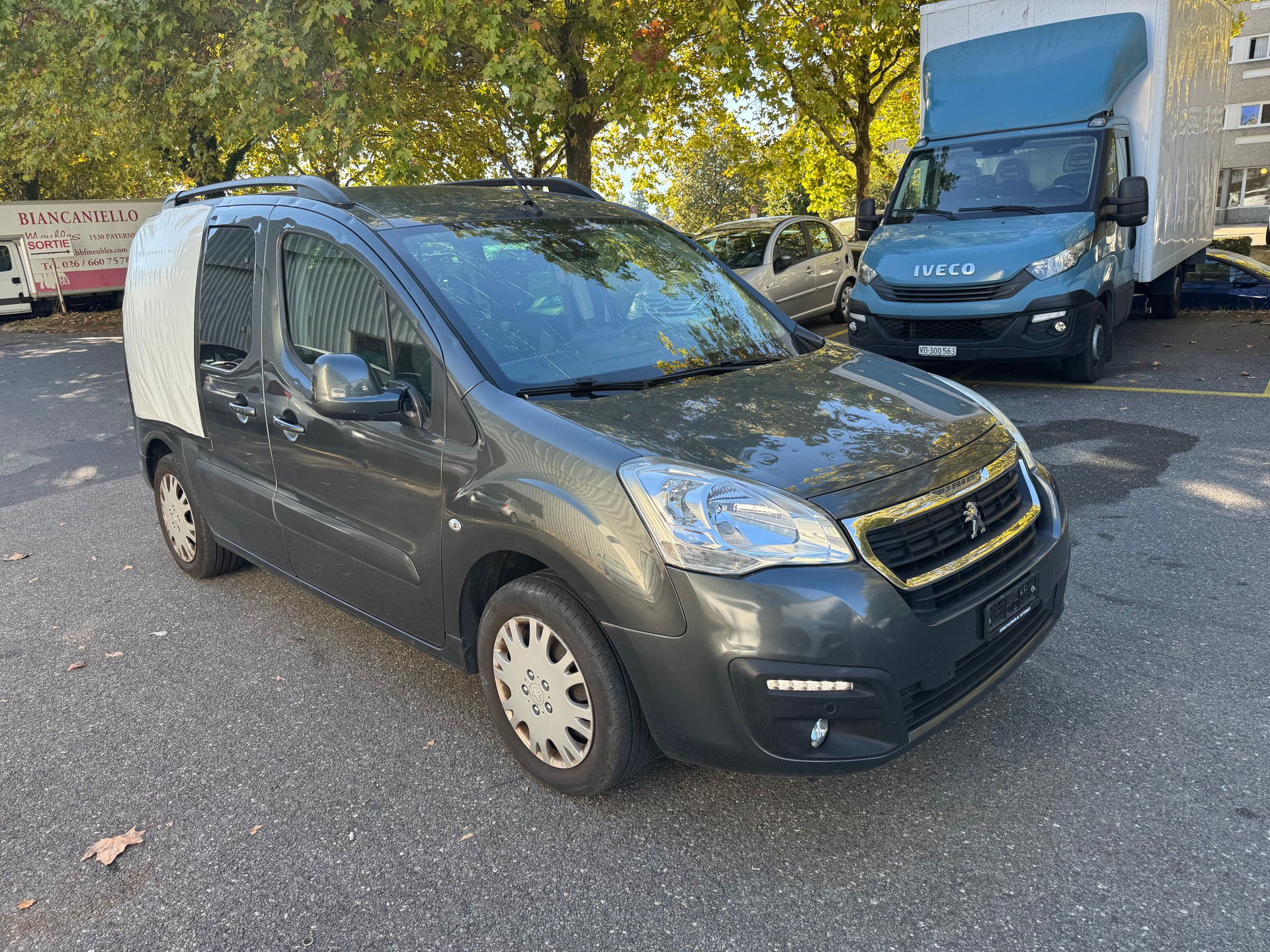 PEUGEOT Partner 1.2 PureTech Allure-image-11
