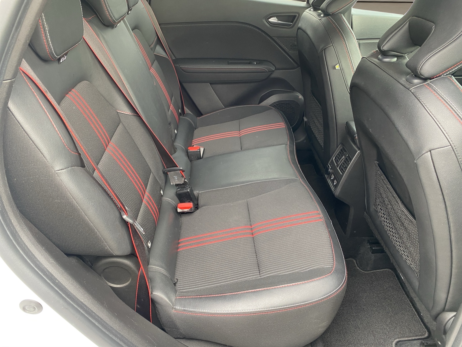 RENAULT Captur 1.3 TCe EDC R.S.Line-image-13