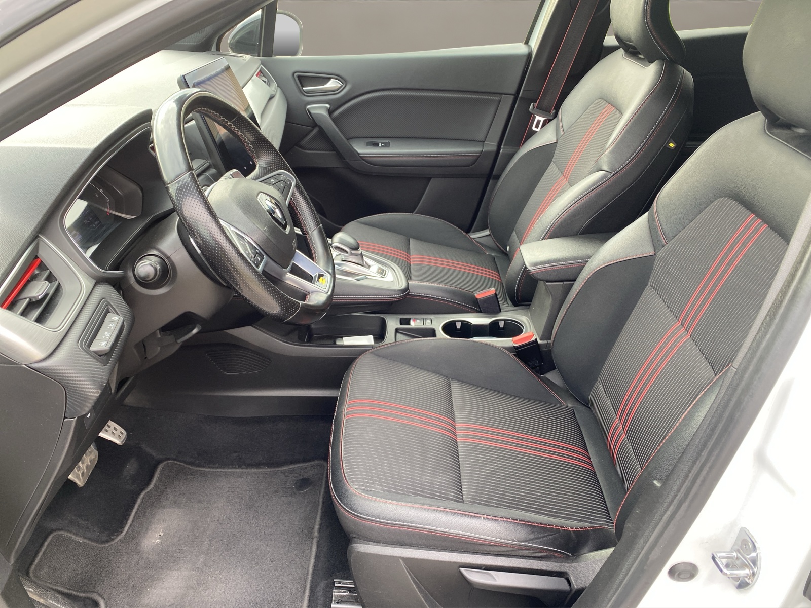 RENAULT Captur 1.3 TCe EDC R.S.Line-image-8