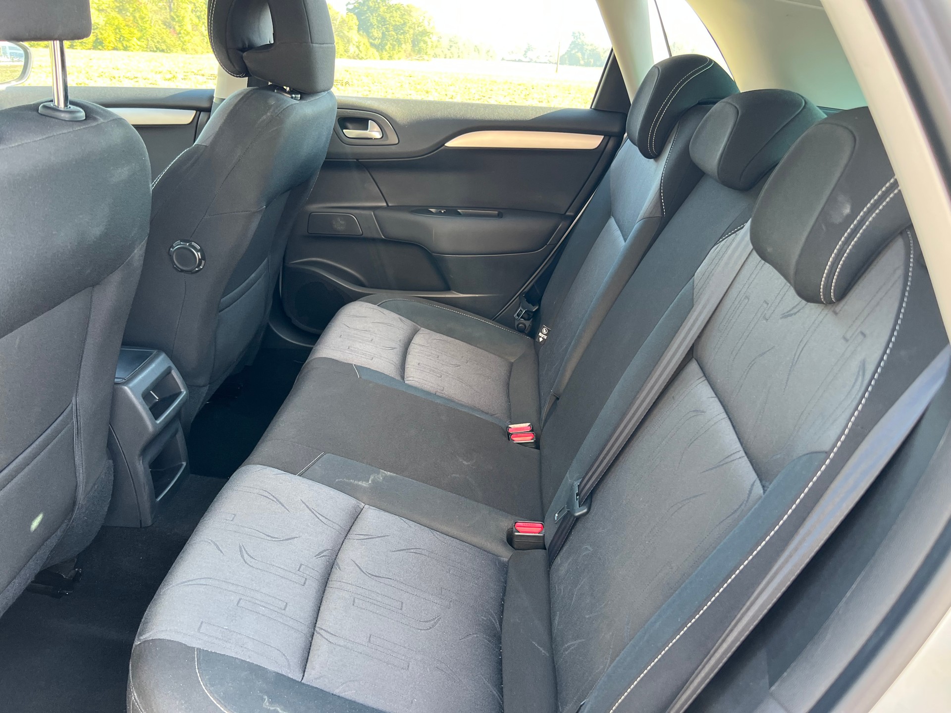 CITROEN C4 Berline 1.6 HDi Séduction-image-7