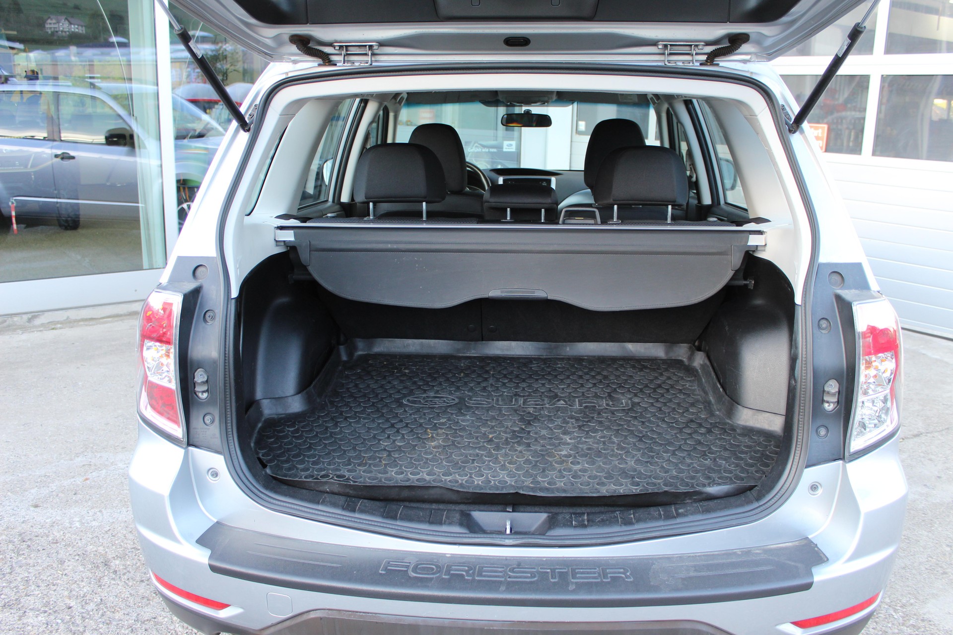 SUBARU Forester Station 2.0 X Swiss-image-7