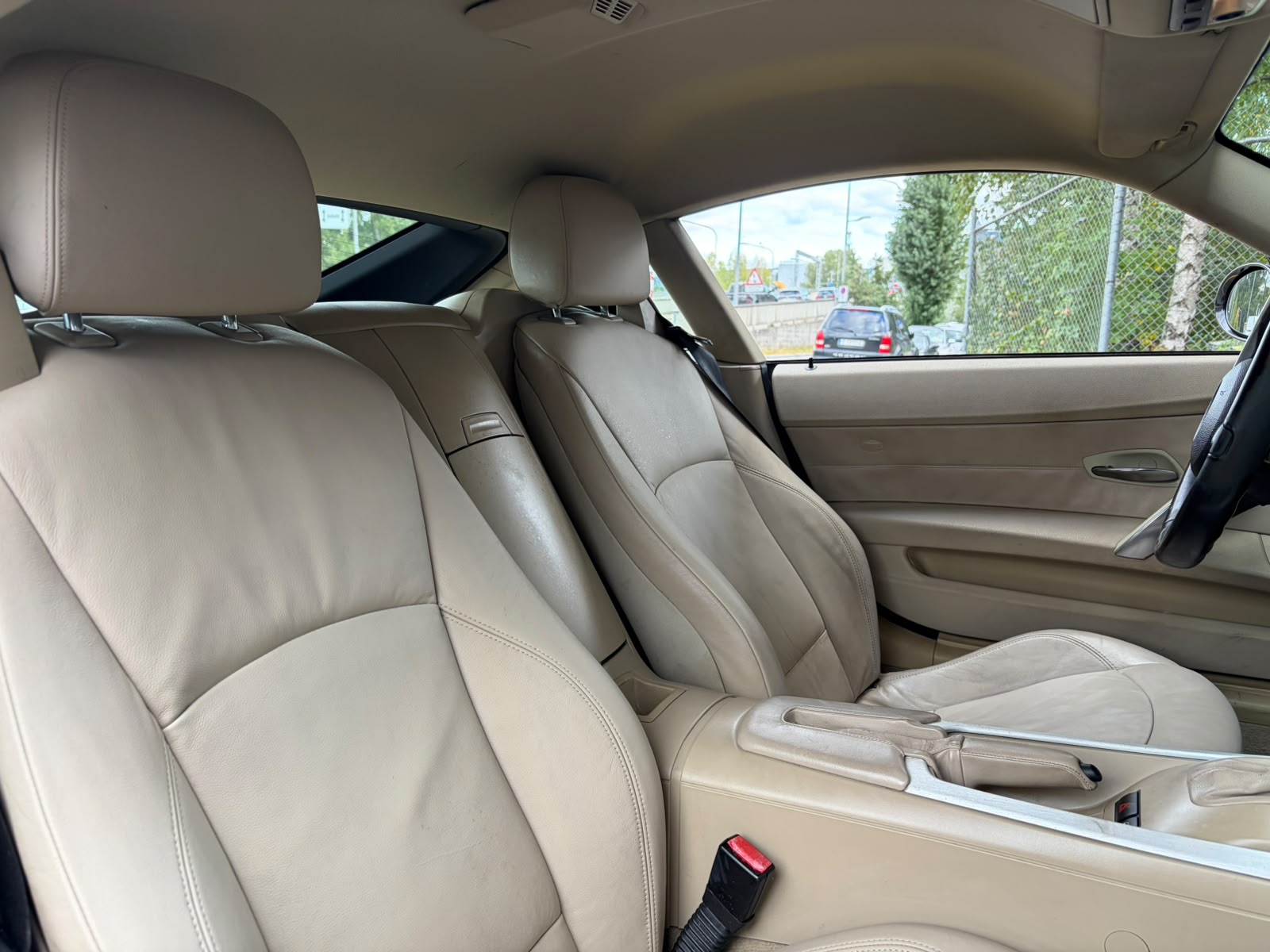 BMW Z4 3.0si Coupé Automatic-image-13