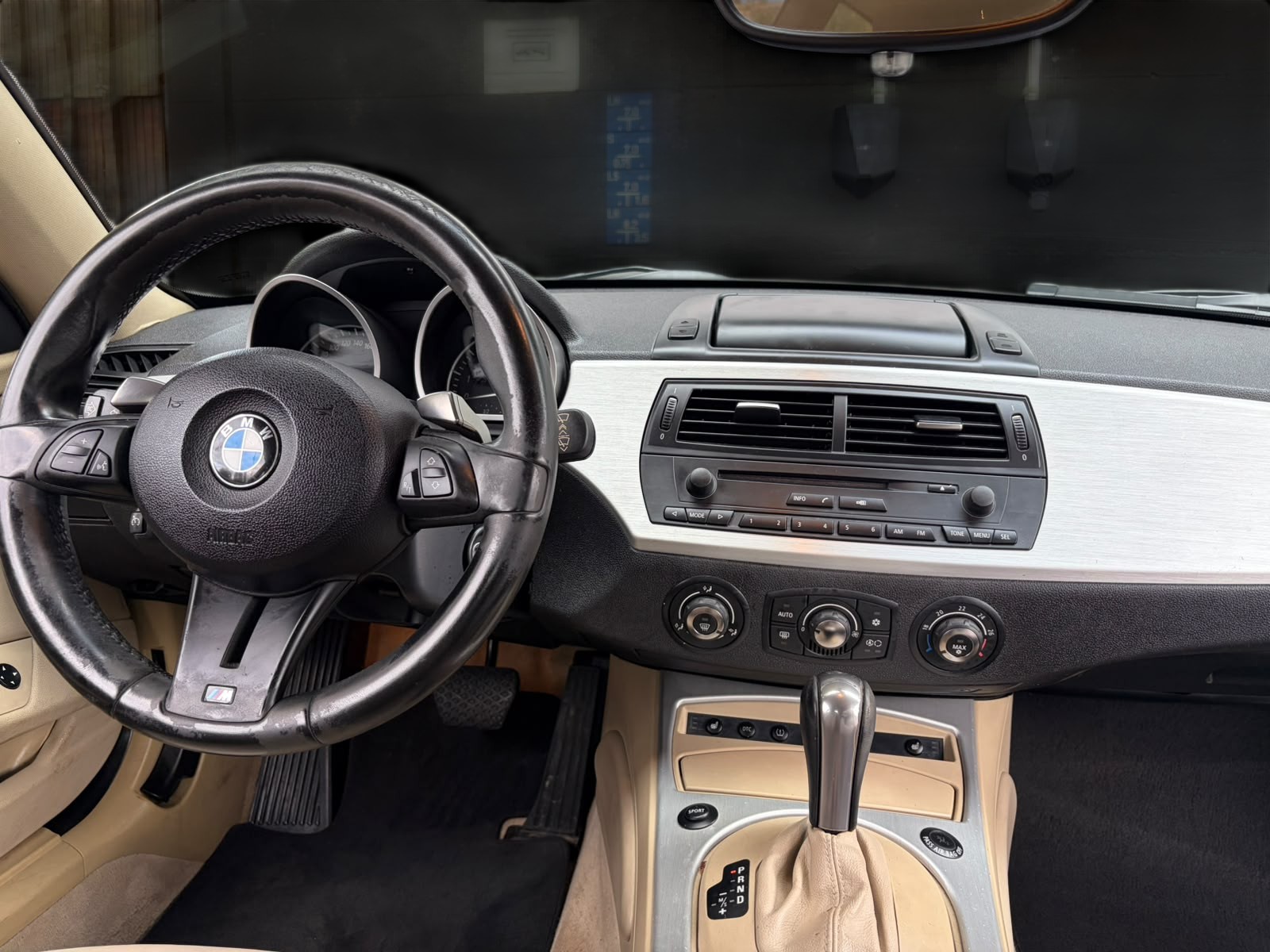 BMW Z4 3.0si Coupé Automatic-image-8