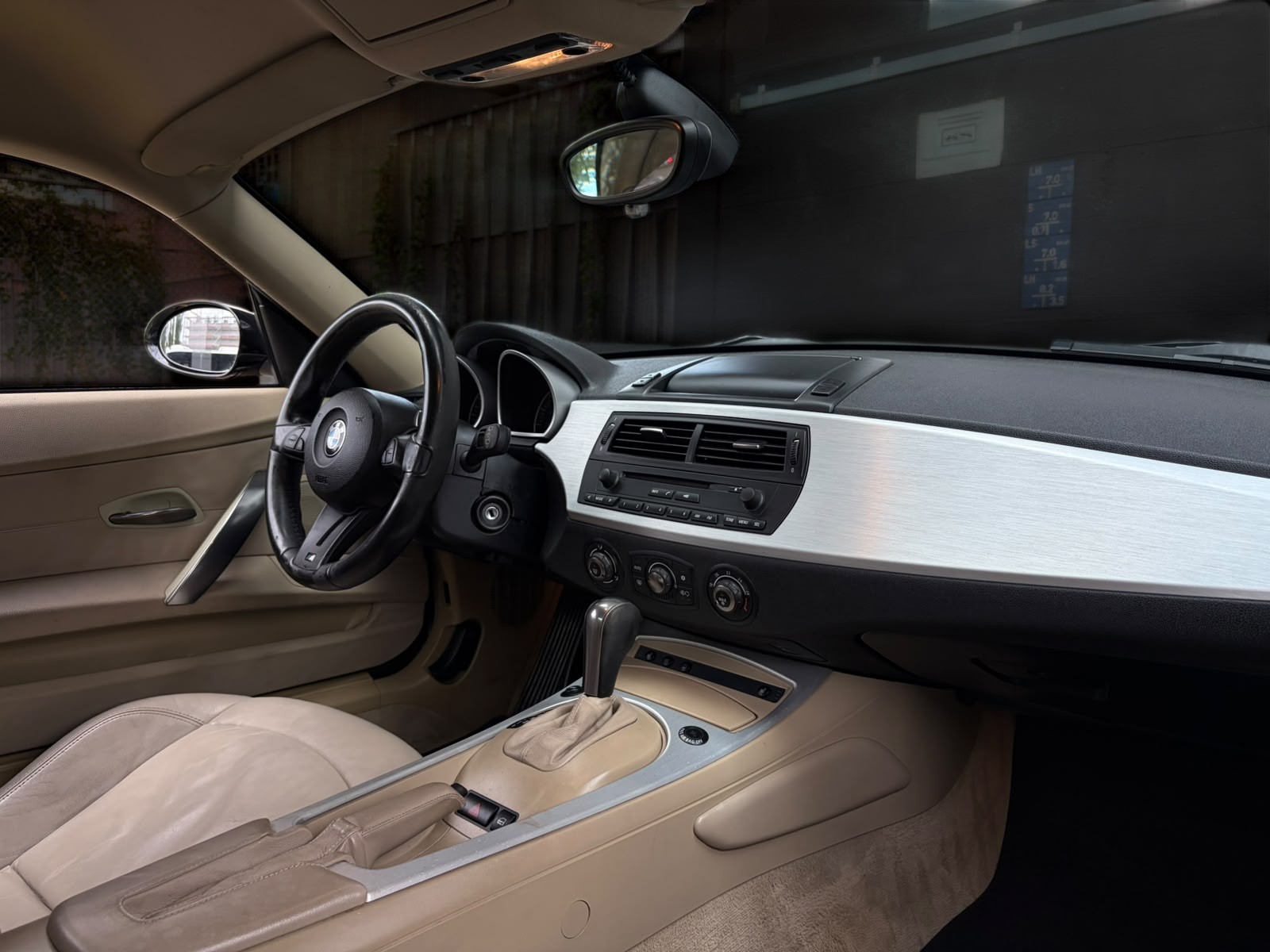 BMW Z4 3.0si Coupé Automatic-image-14