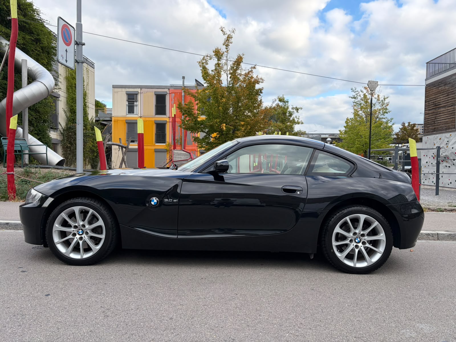 BMW Z4 3.0si Coupé Automatic-image-3