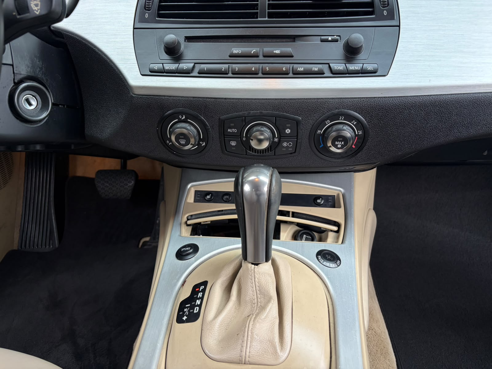 BMW Z4 3.0si Coupé Automatic-image-12