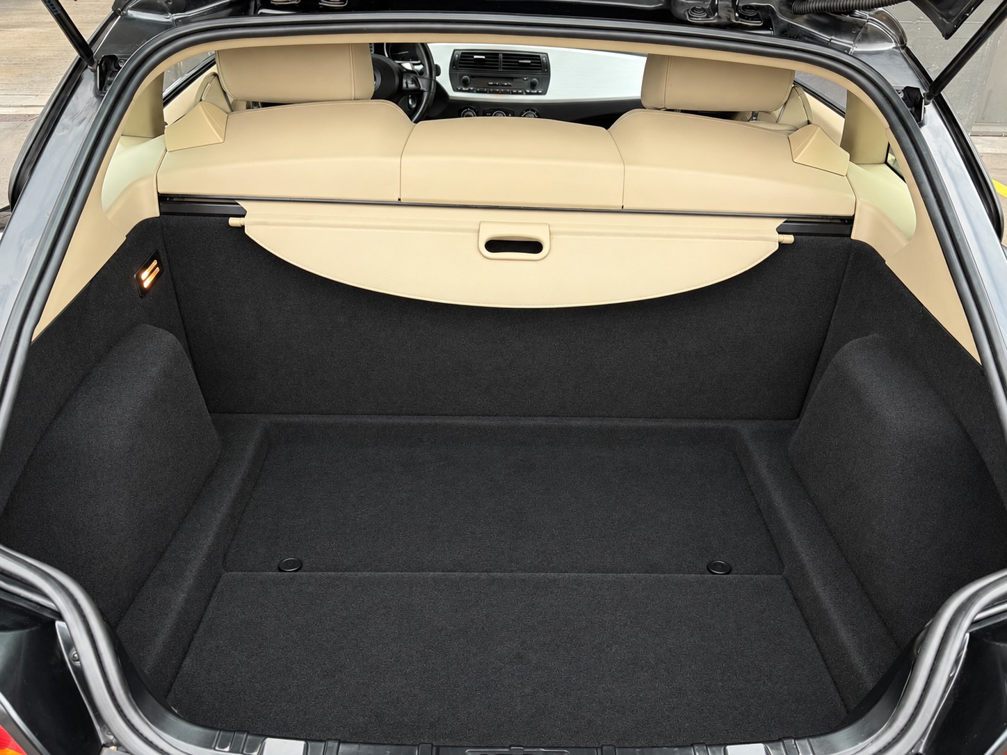 BMW Z4 3.0si Coupé Automatic-image-15