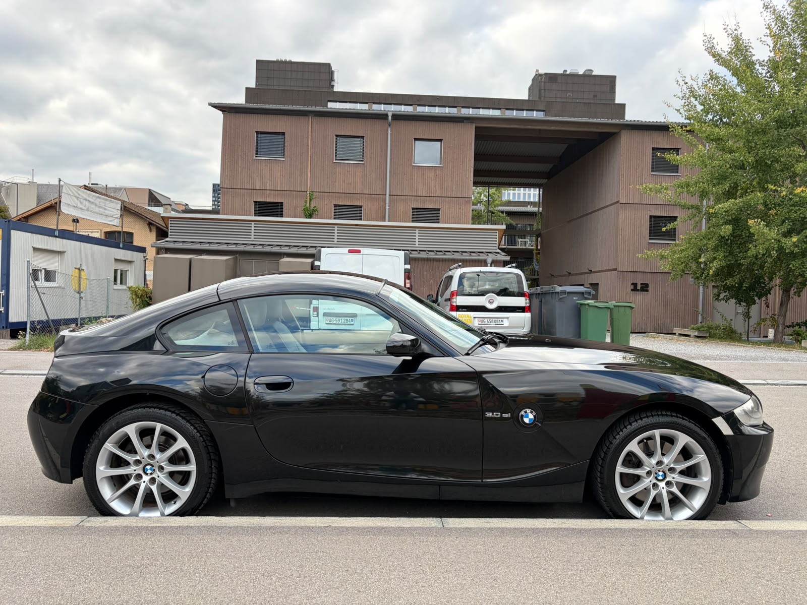BMW Z4 3.0si Coupé Automatic-image-4