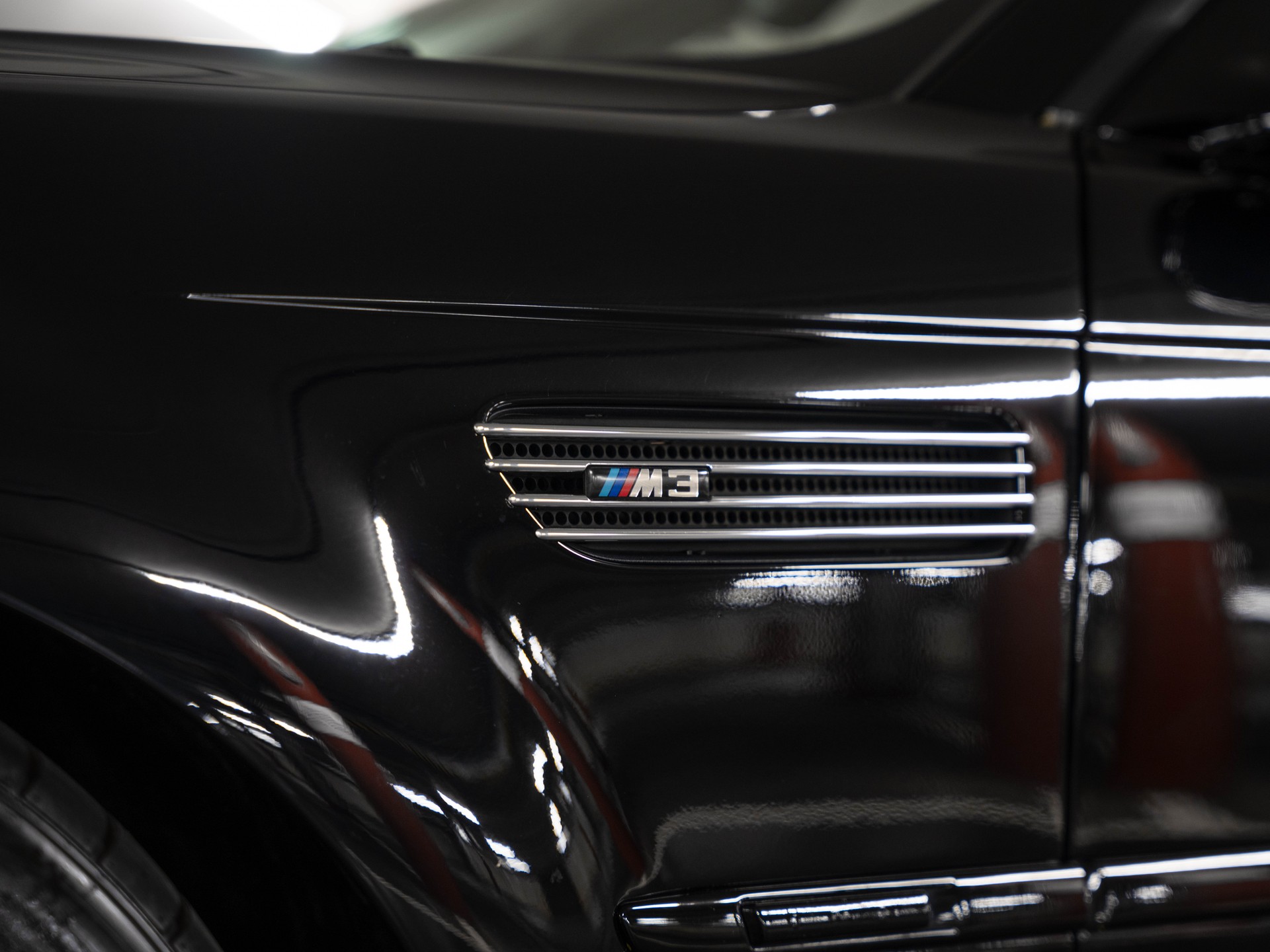 BMW M3 Cabriolet-image-2