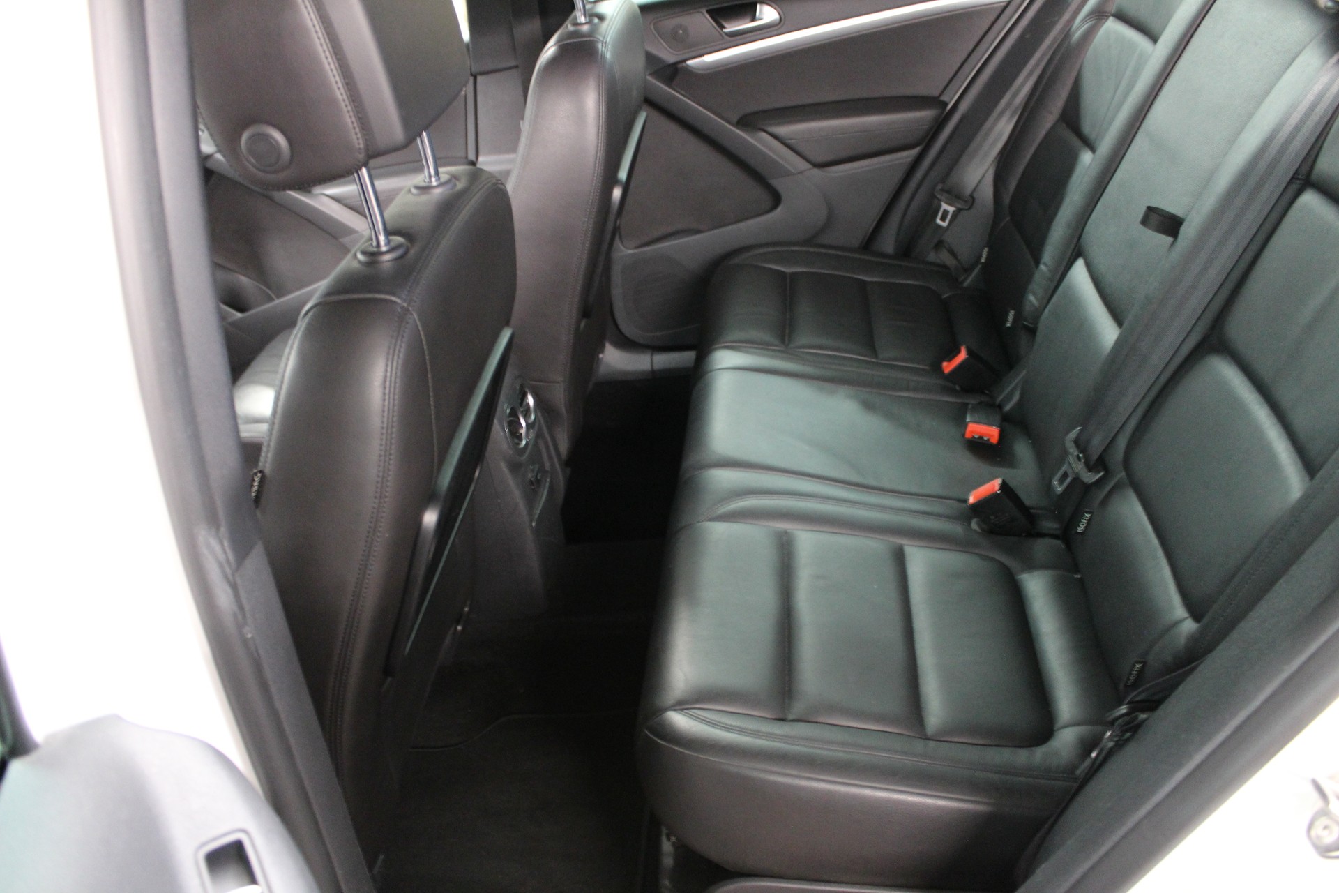 VW Tiguan 2.0 TSI R-Line Design 4Motion DSG-image-7