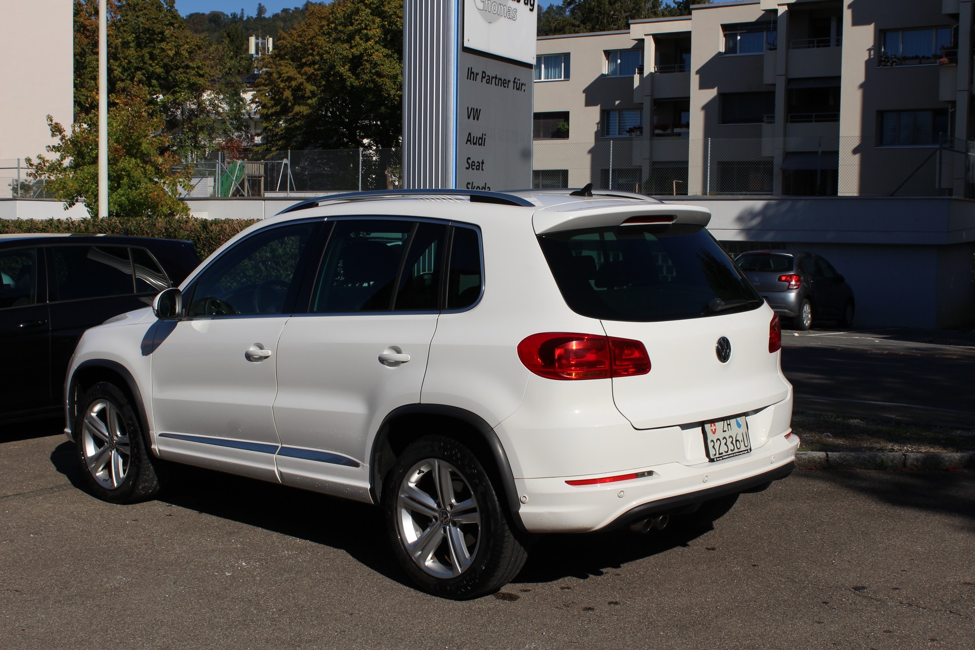 VW Tiguan 2.0 TSI R-Line Design 4Motion DSG-image-3