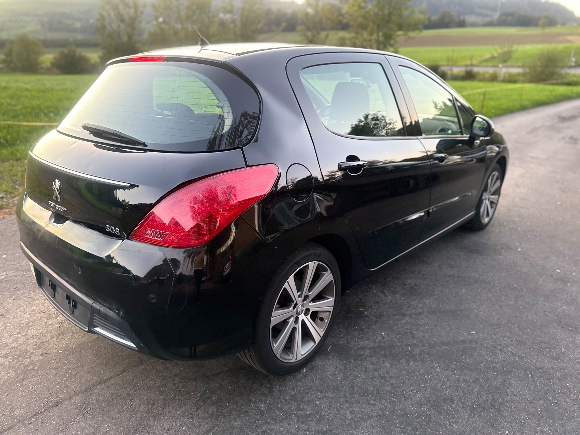 PEUGEOT 308 1.6 16V T Sport Pack-image-2