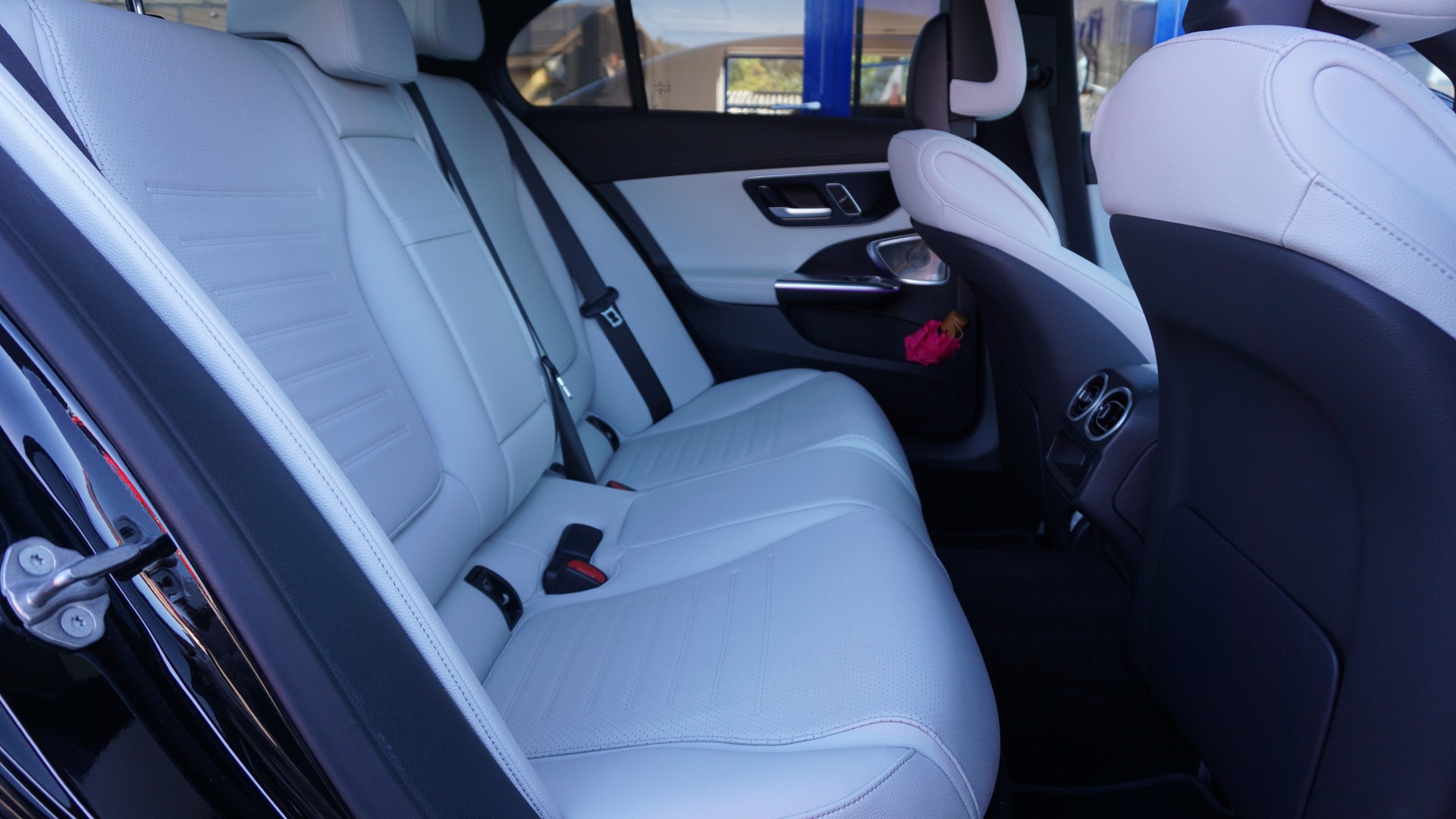 MERCEDES-BENZ C 220 d Swiss Star AMG Line 4matic-image-17