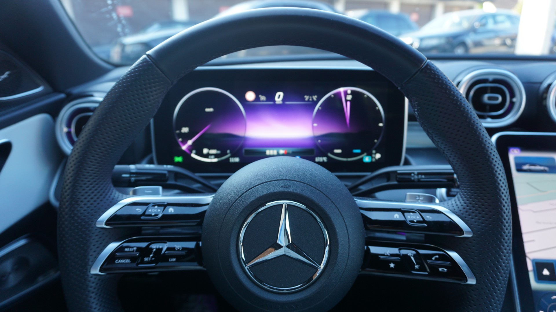 MERCEDES-BENZ C 220 d Swiss Star AMG Line 4matic-image-10