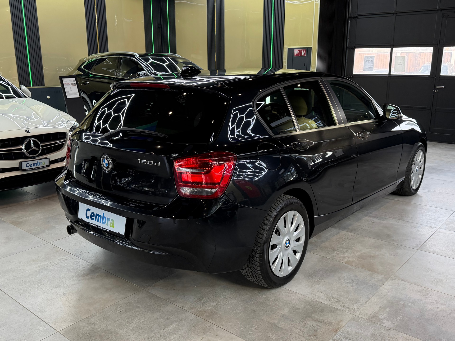 BMW 120d xDrive-image-4