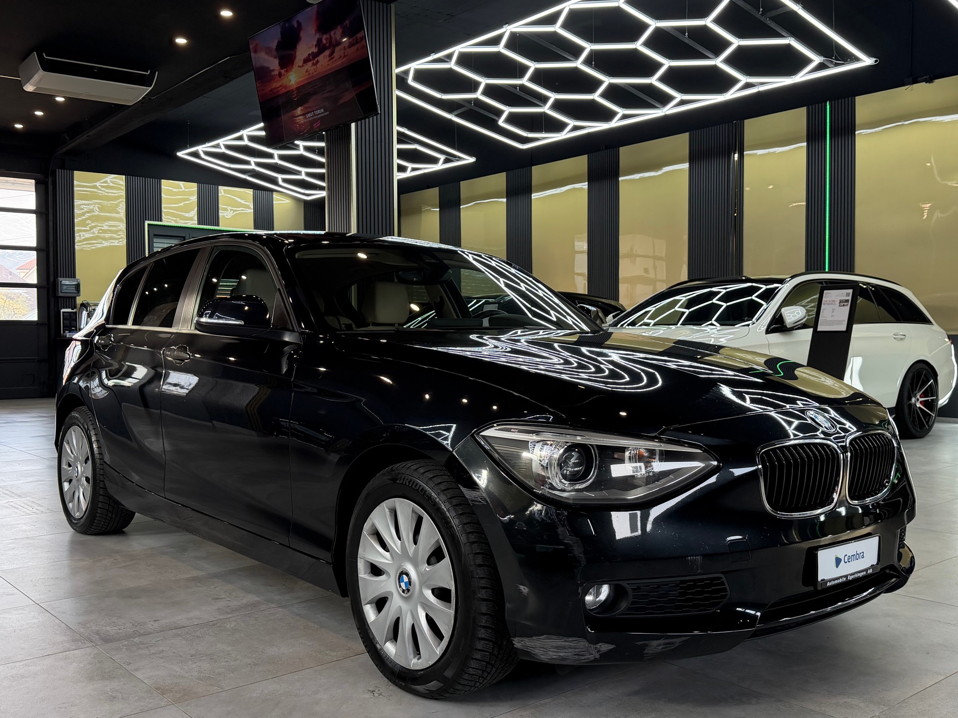 BMW 120d xDrive-image-2
