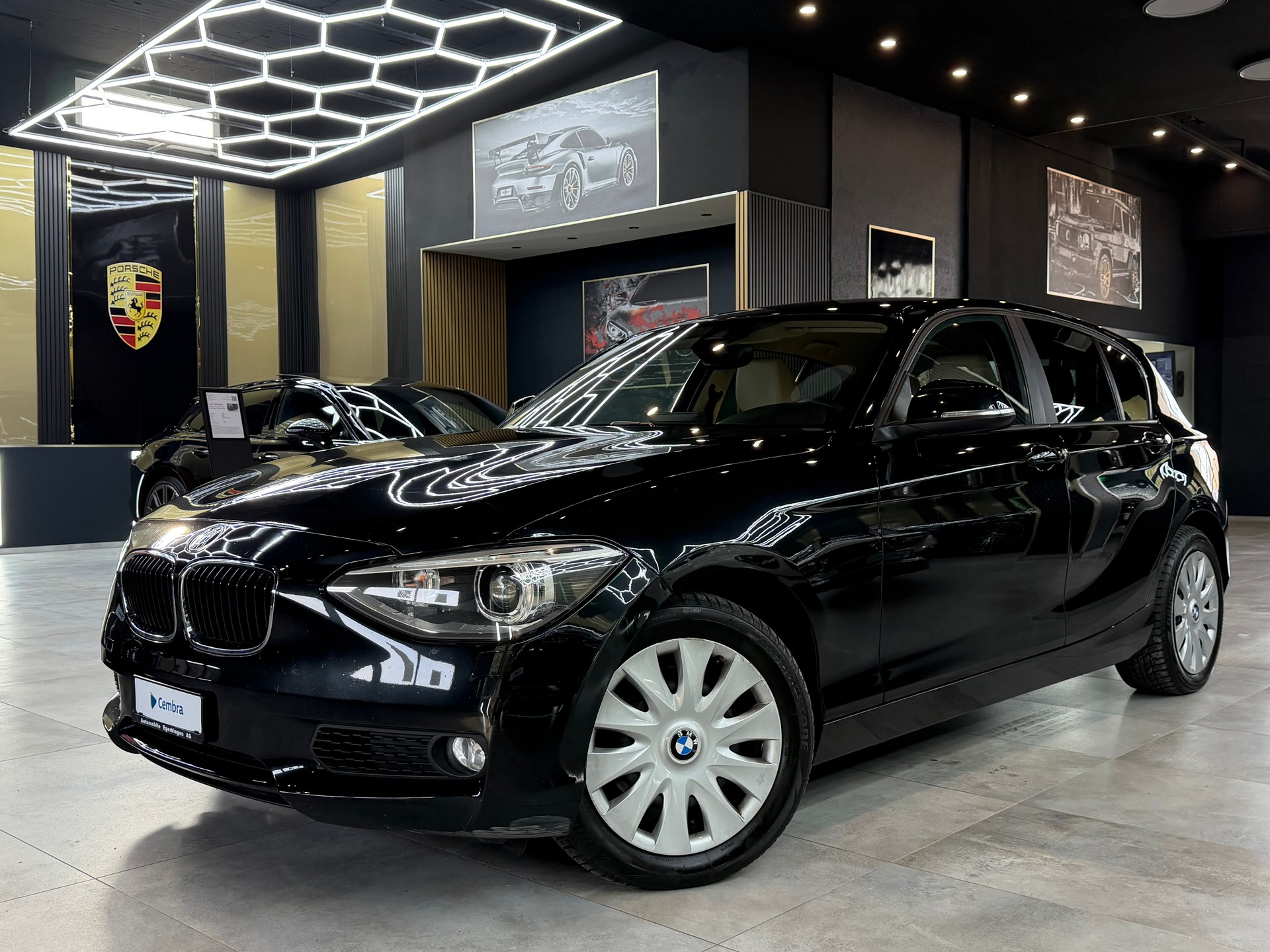 BMW 120d xDrive-image-0