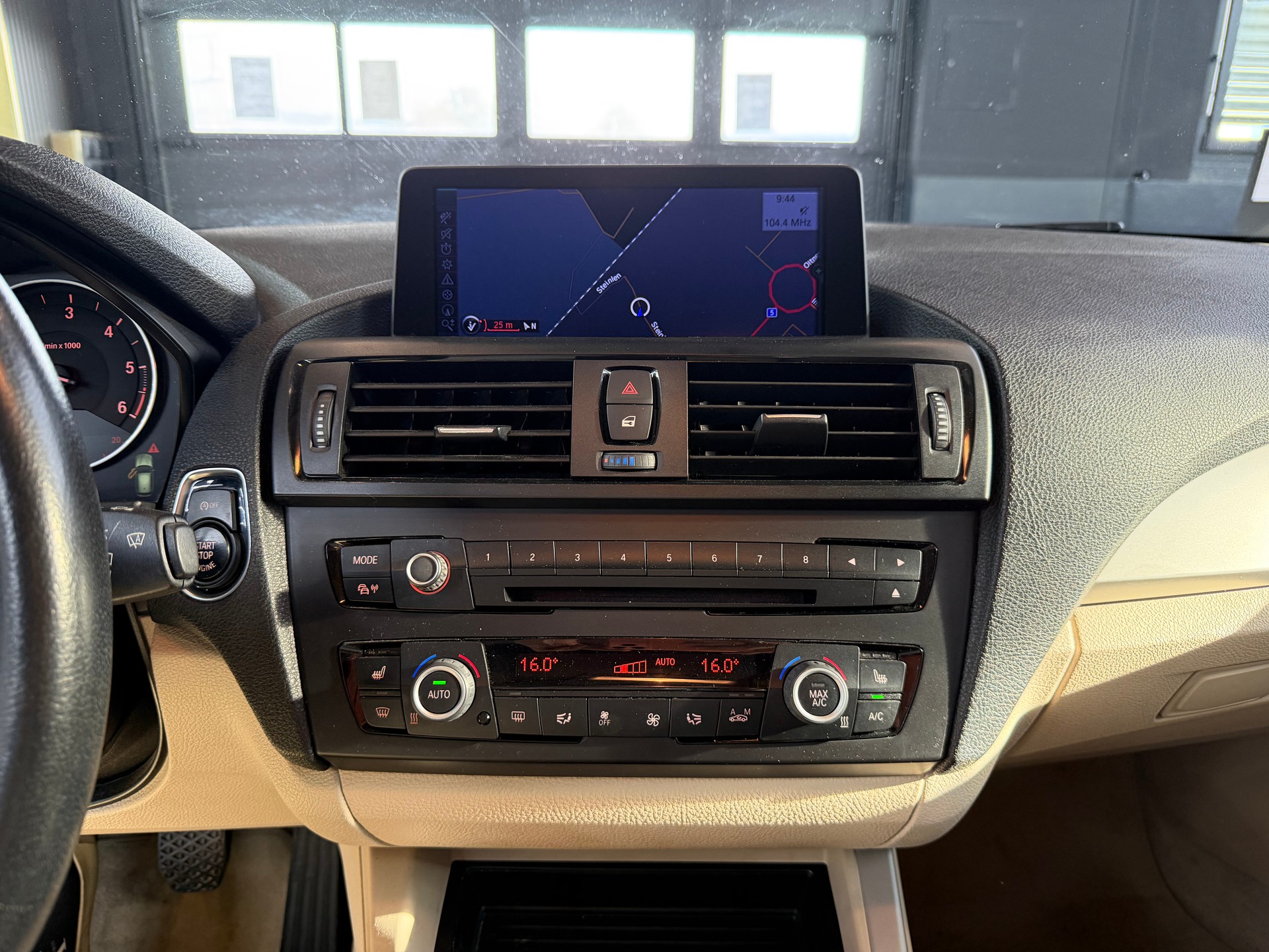 BMW 120d xDrive-image-17