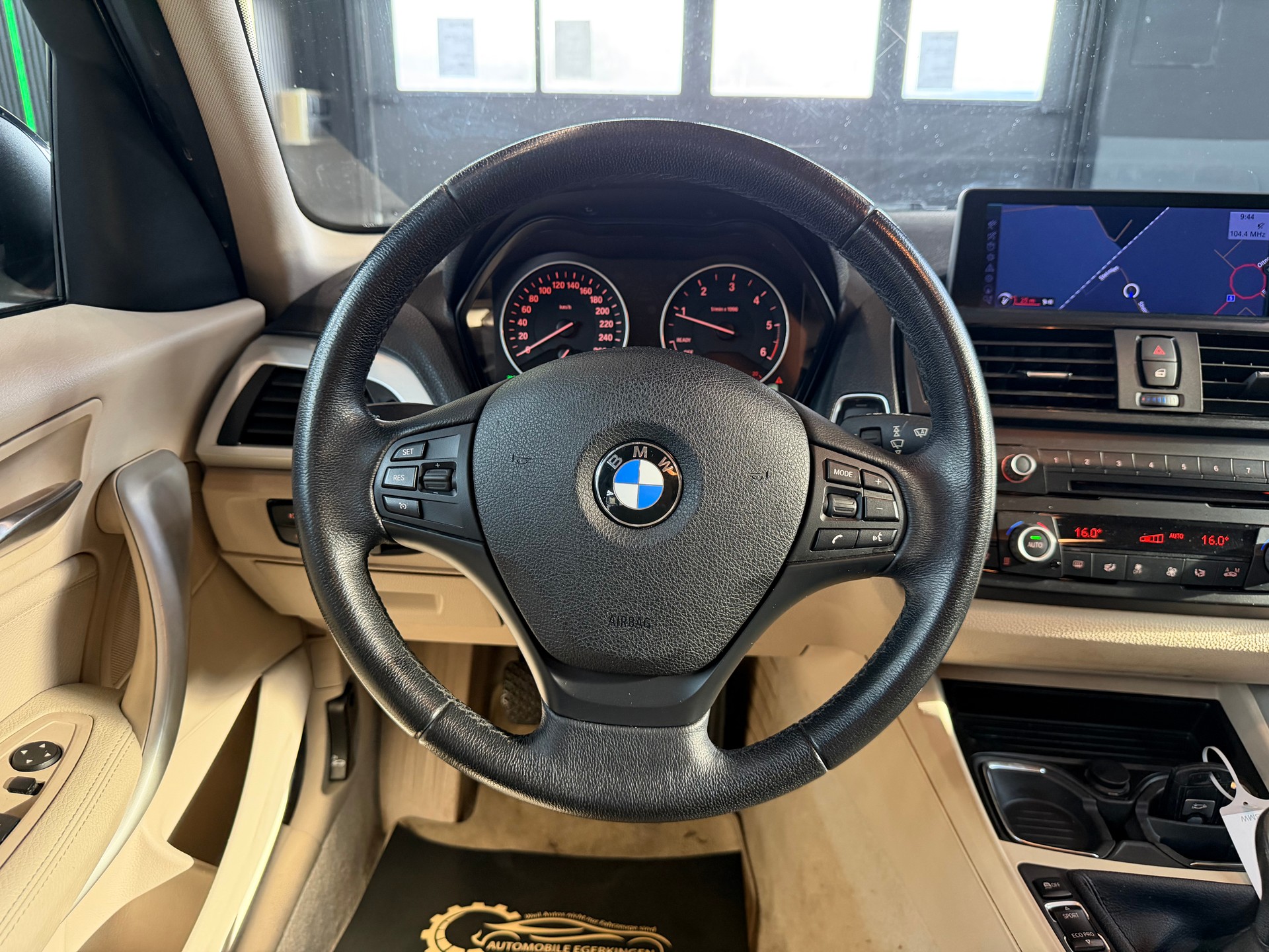 BMW 120d xDrive-image-13
