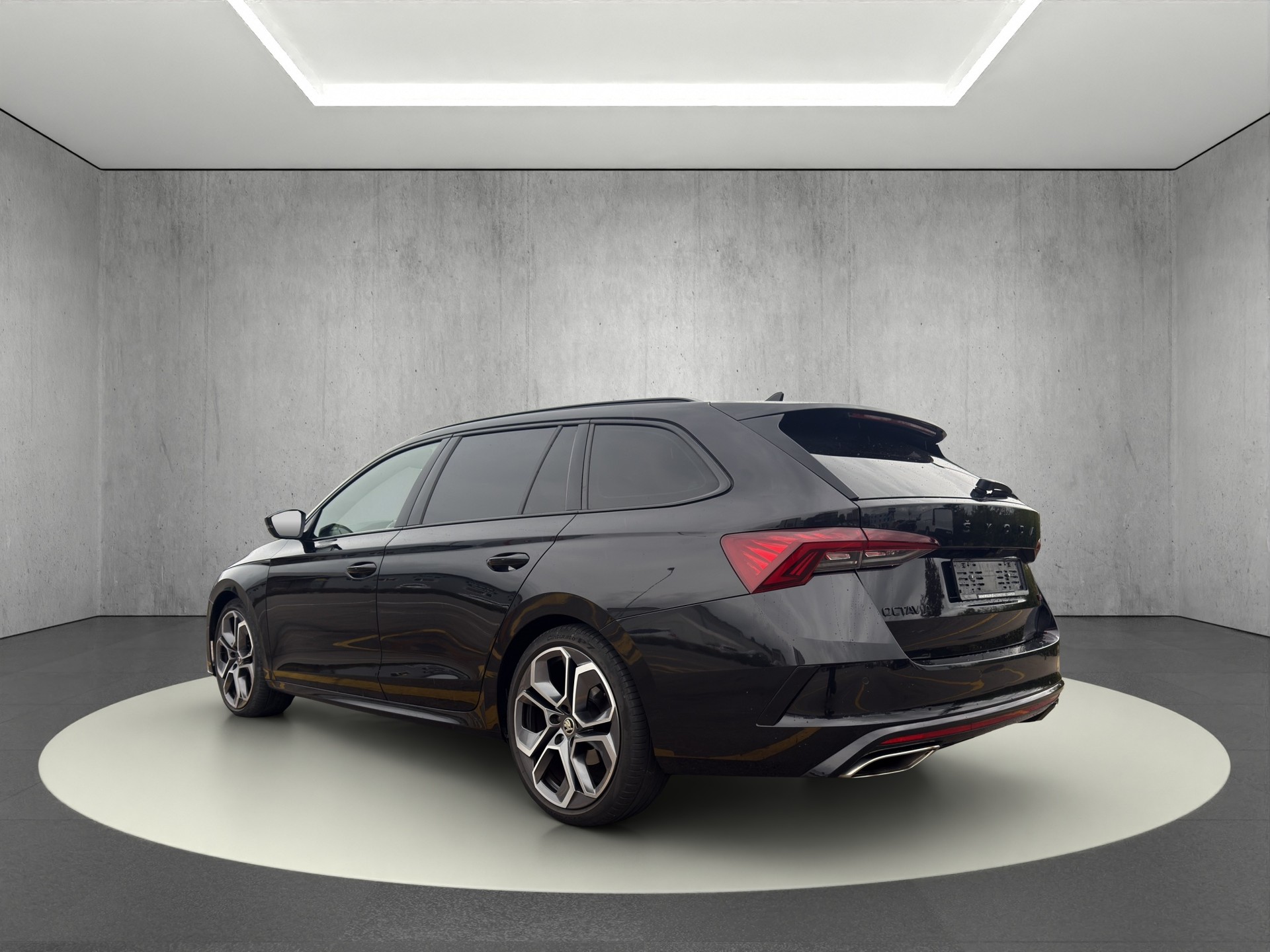 SKODA Octavia Combi 2.0 TDI DSG RS 4x4-image-2