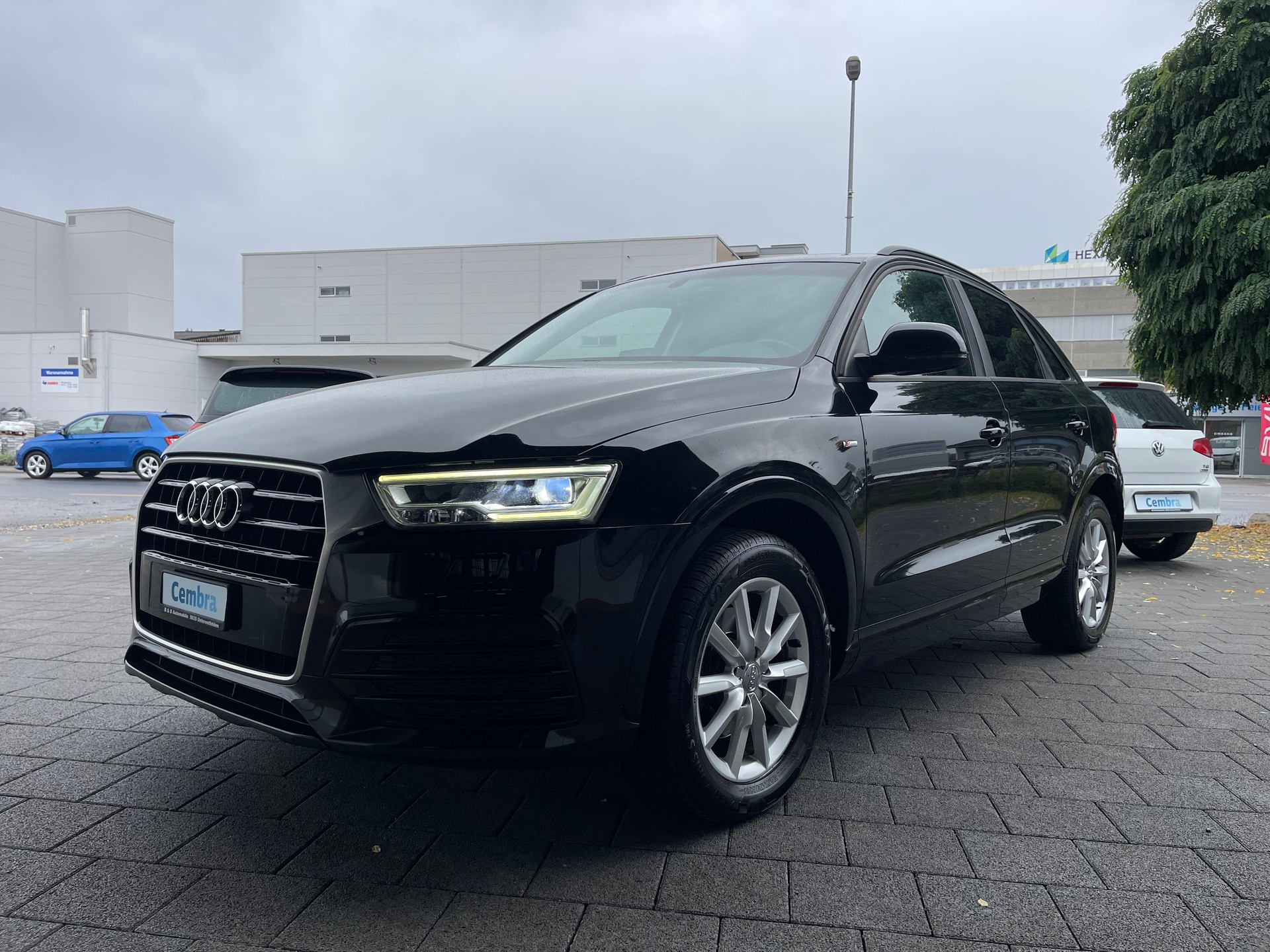 AUDI Q3 1.4 TFSI S-Line-image-0