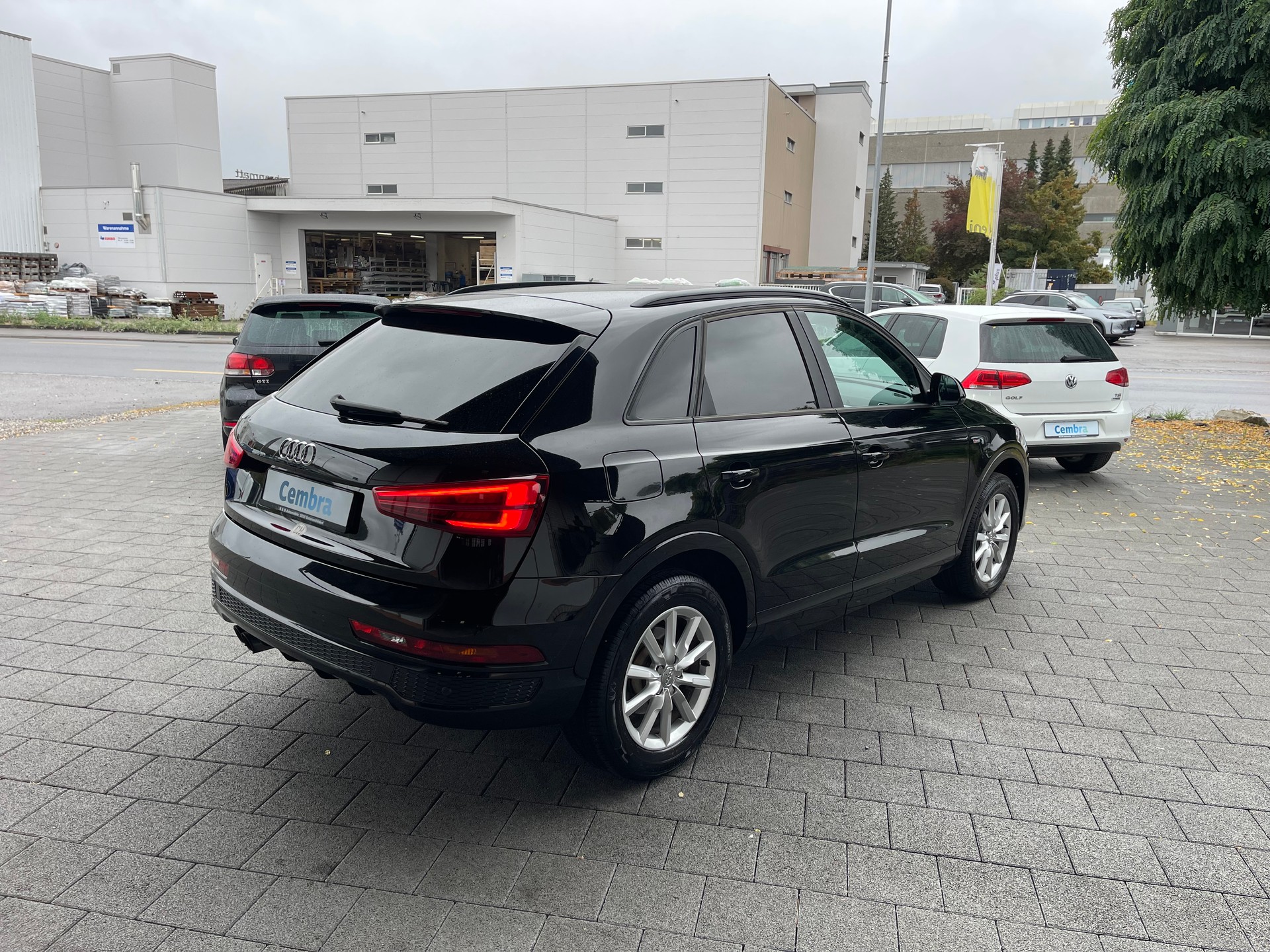 AUDI Q3 1.4 TFSI S-Line-image-7
