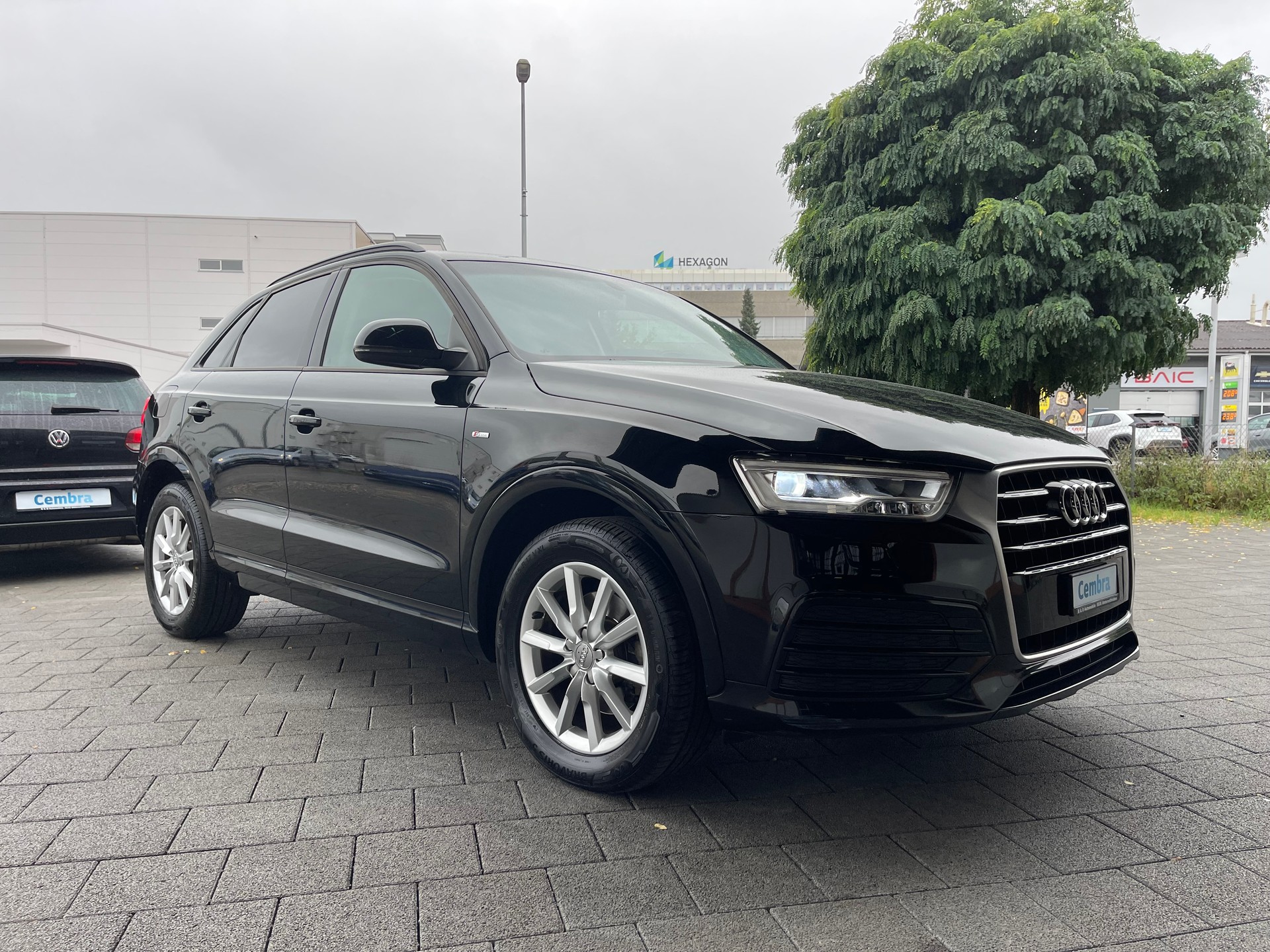 AUDI Q3 1.4 TFSI S-Line-image-2