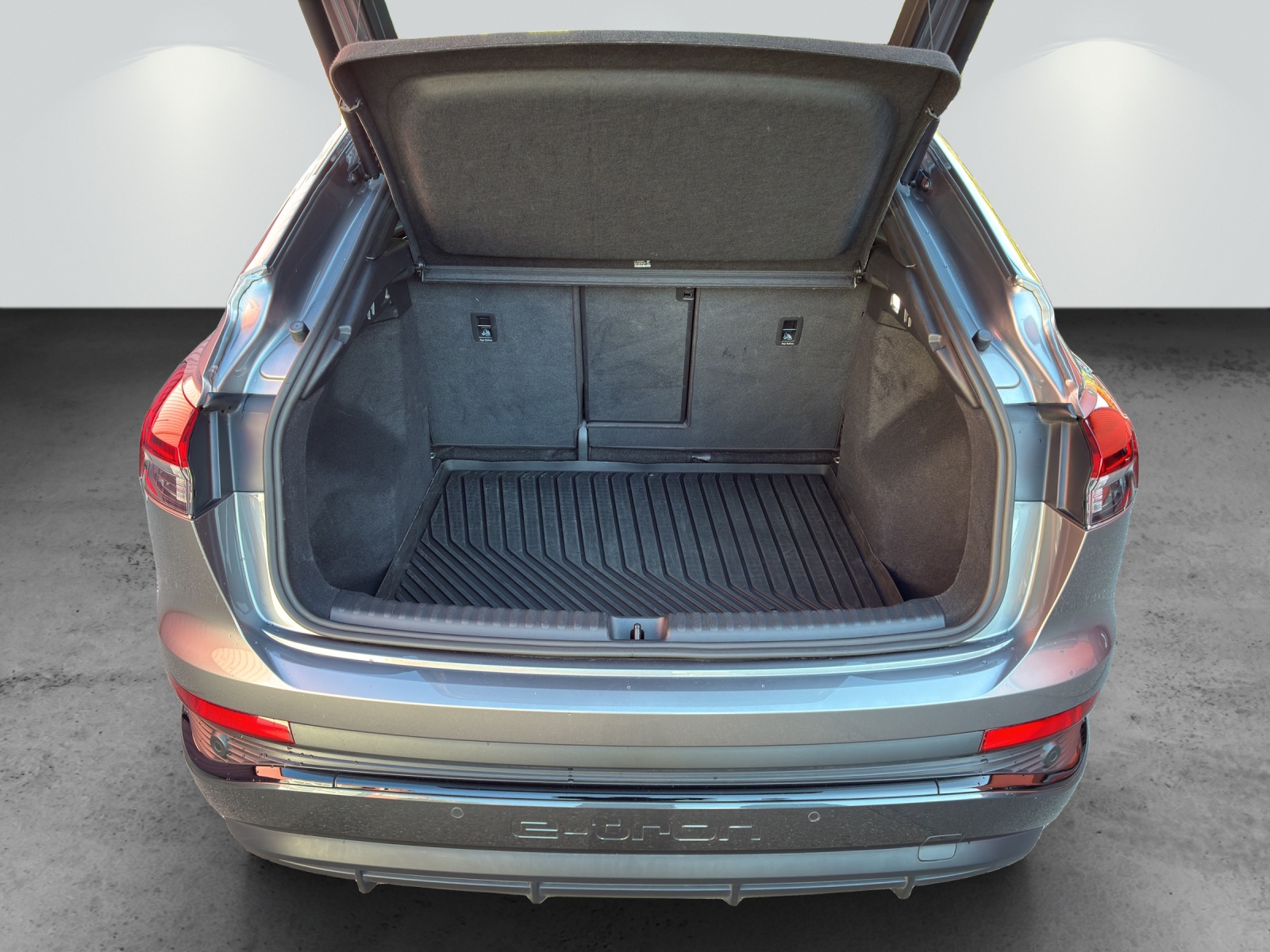 AUDI Q4 Sportback e-tron 50 quattro-image-9