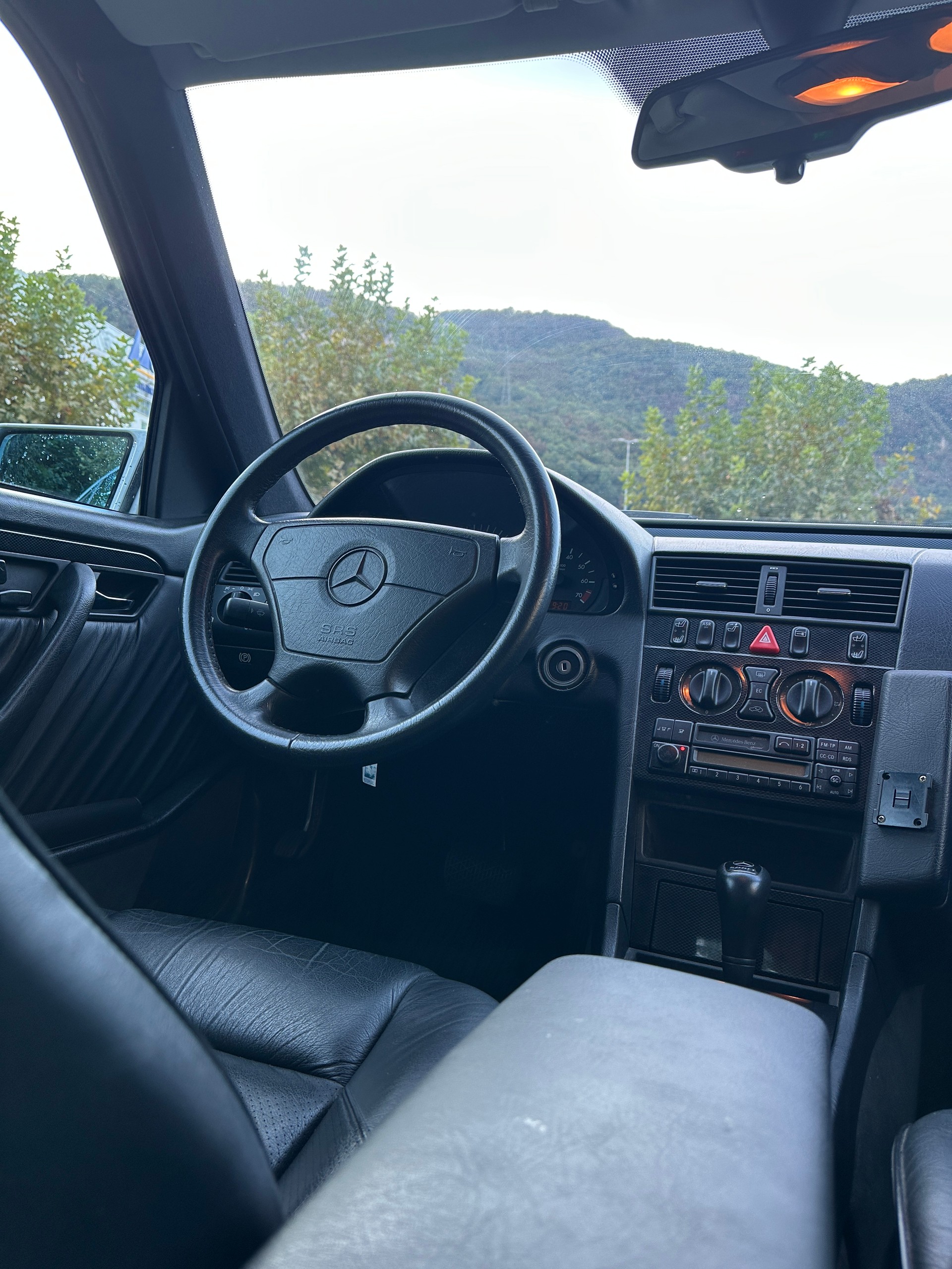 MERCEDES-BENZ 2.8-image-10