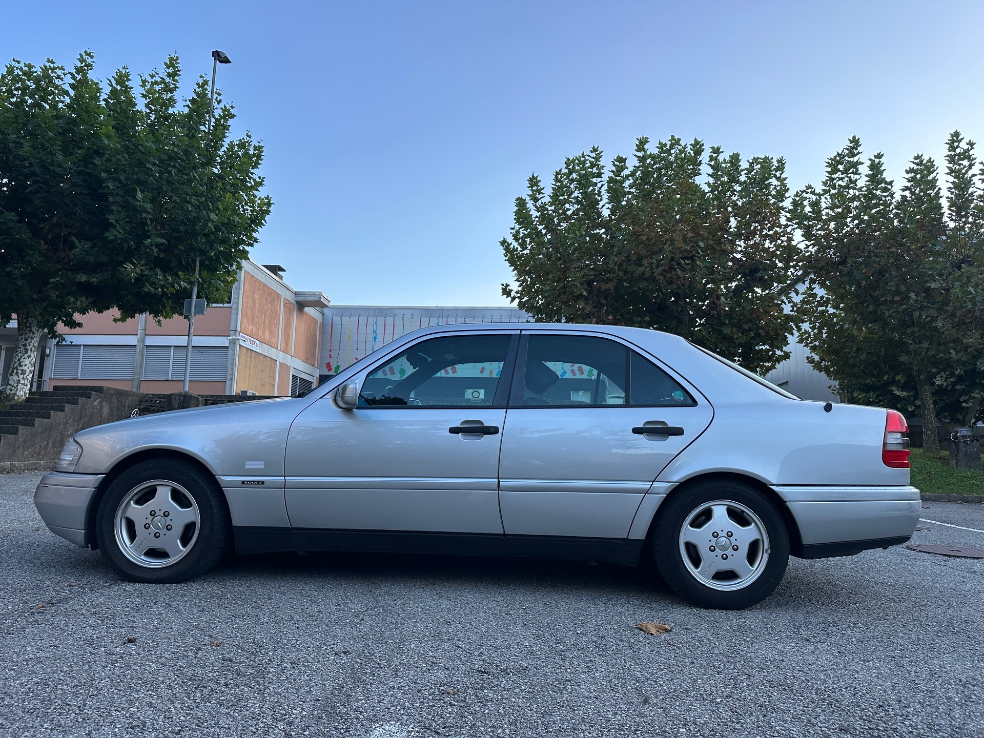 MERCEDES-BENZ 2.8-image-2