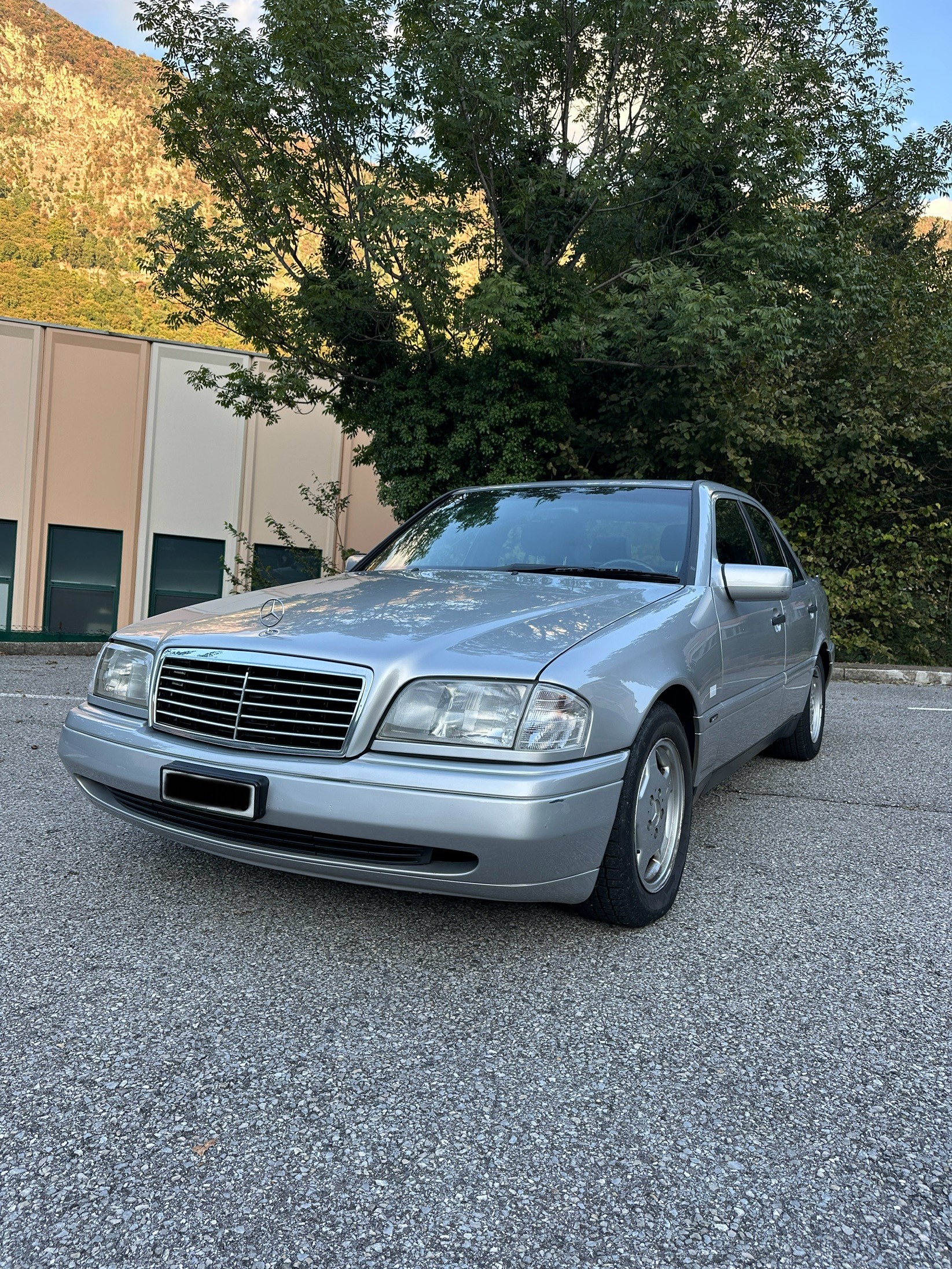 MERCEDES-BENZ 2.8-image-1