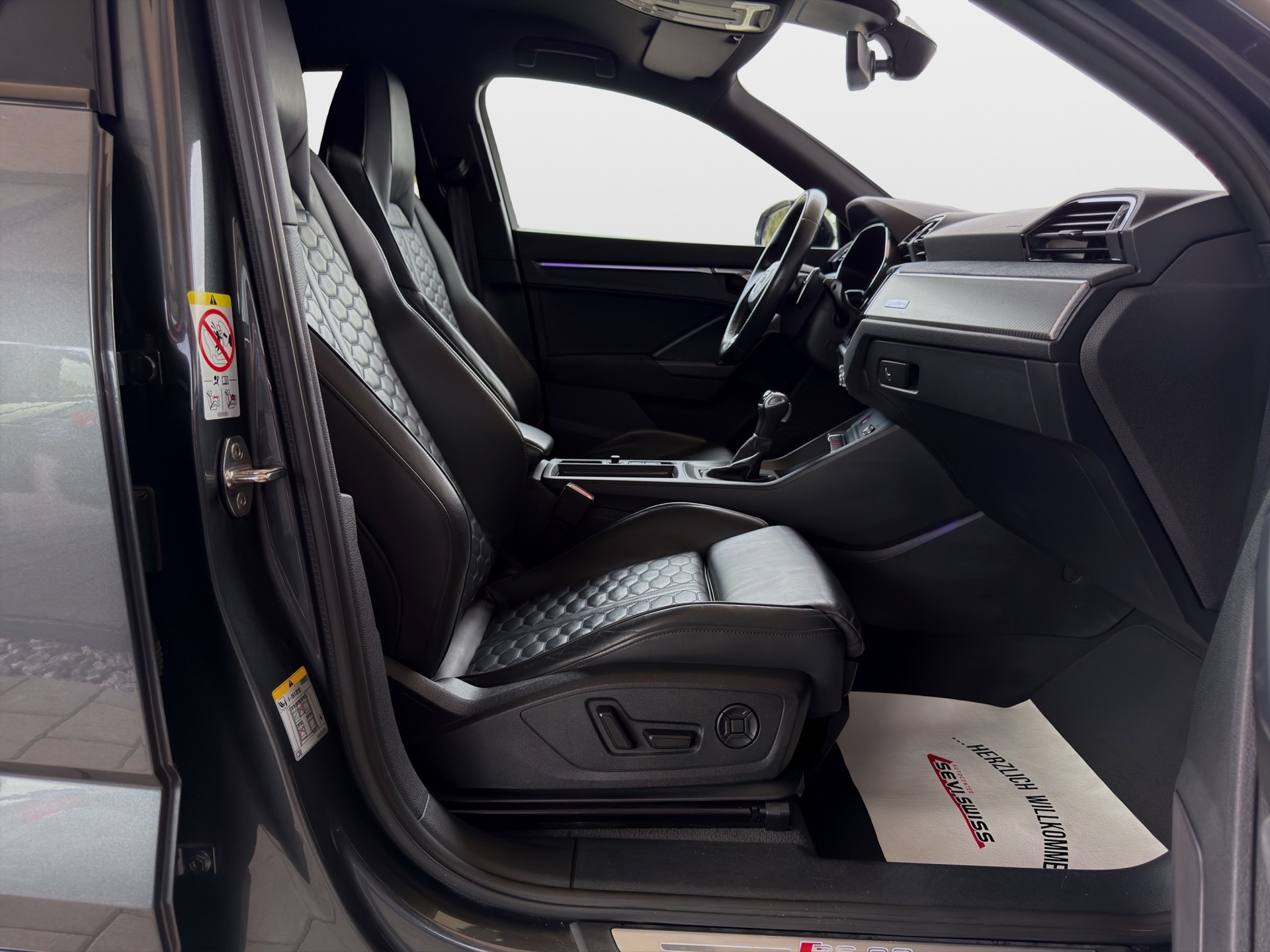 AUDI RS Q3 Sportback quattro S tronic*Ab MFK,1 Jahr oder 20'000km Garantie auf Motor und Getriebe*-image-17